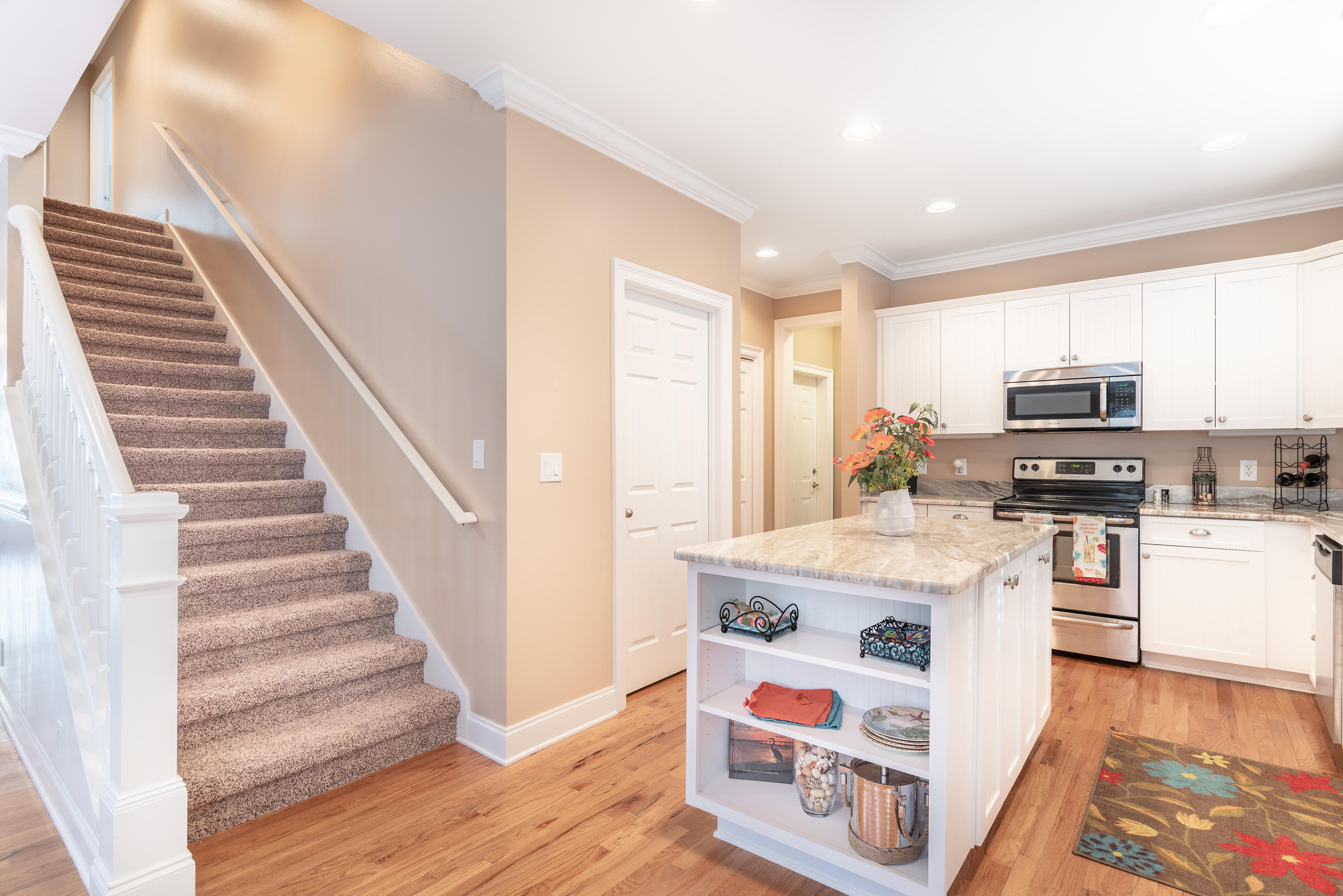 CRYSTAL LAKE - Residential