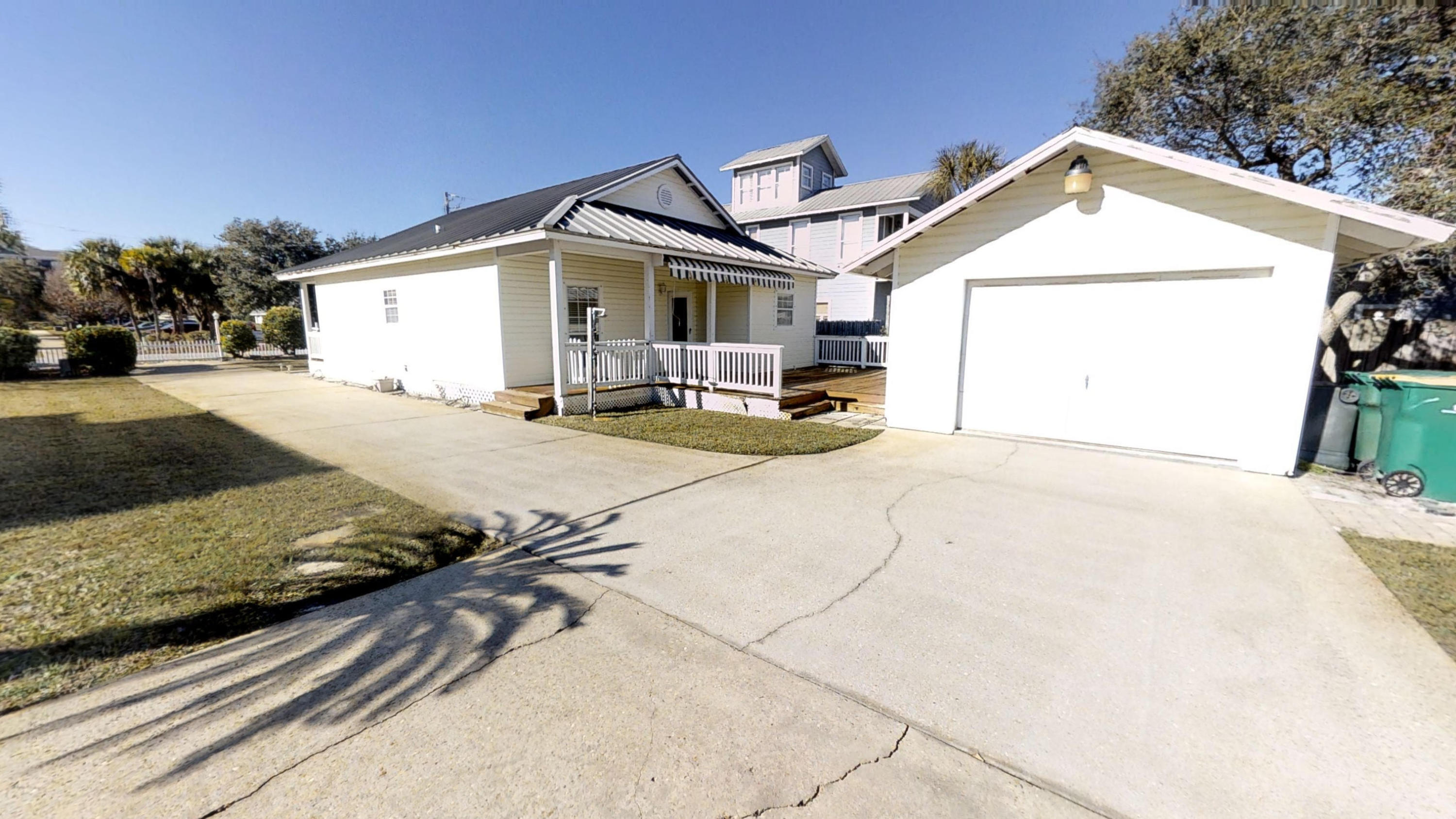 CRYSTAL BEACH - Residential