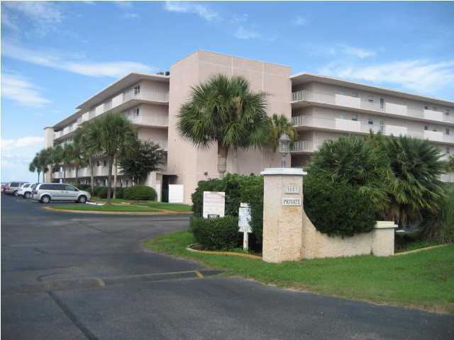 TWO BEDROOM, TWO BATH CONDOMINIUM FOR RENT! UNIT FEATURES VIEW OF BAY FROM BALCONY, STAINLESS STEEL APPLIANCES, GRANITE COUNTER TOPS, AND BREAKFAST BAR. WASHER & DRYER ROOM LOCATED AT THE END OF THE HALL BY ELEVATORS, NO PETS AND NON-SMOKING.