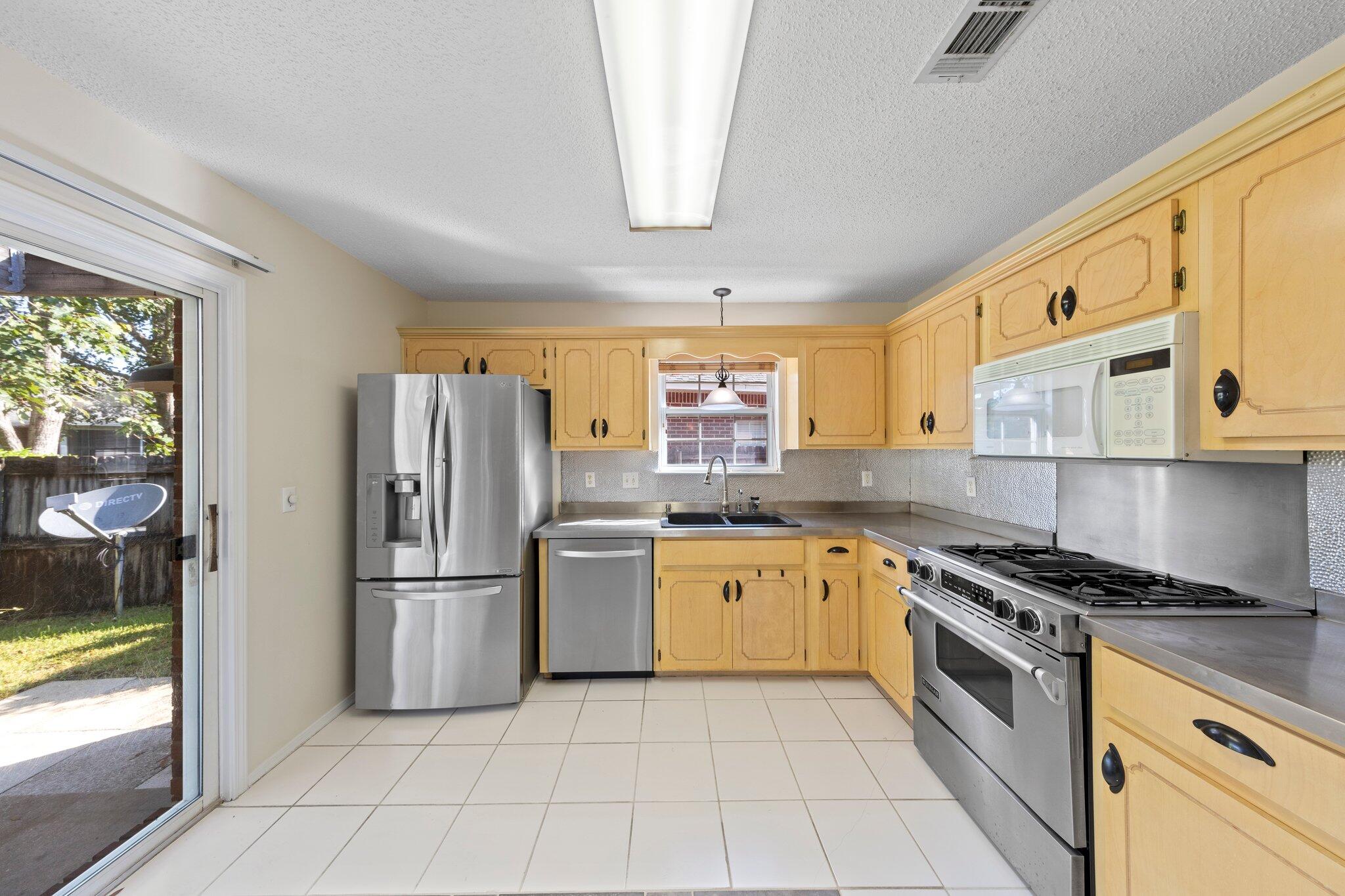 PARKWOOD COVE AT BLUEWATER BAY - Residential Lease