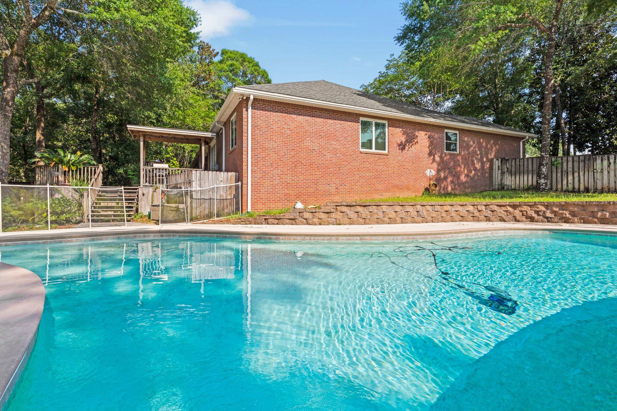 ROCKY BAYOU ESTATES - Residential Lease