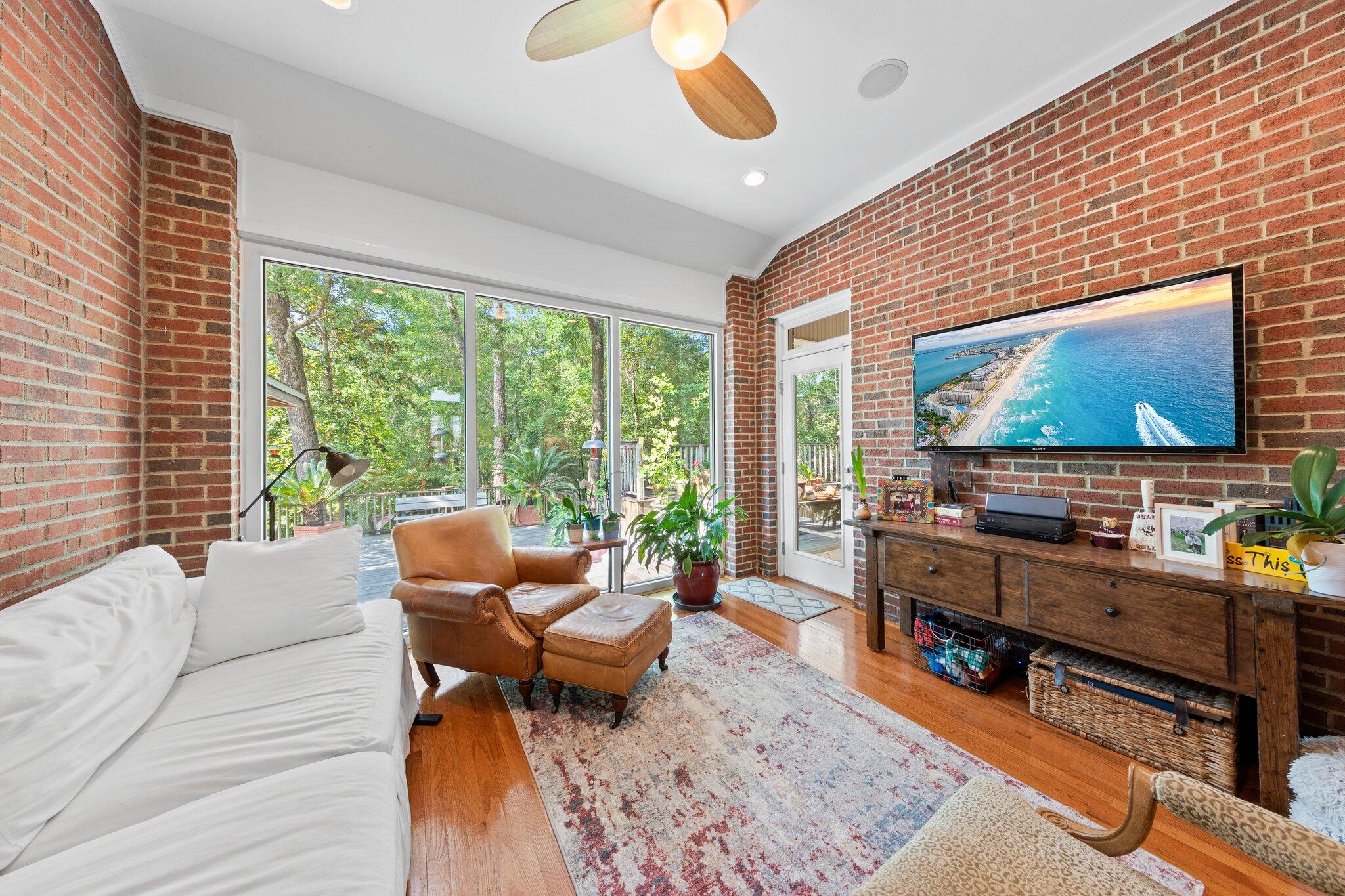 ROCKY BAYOU ESTATES - Residential Lease