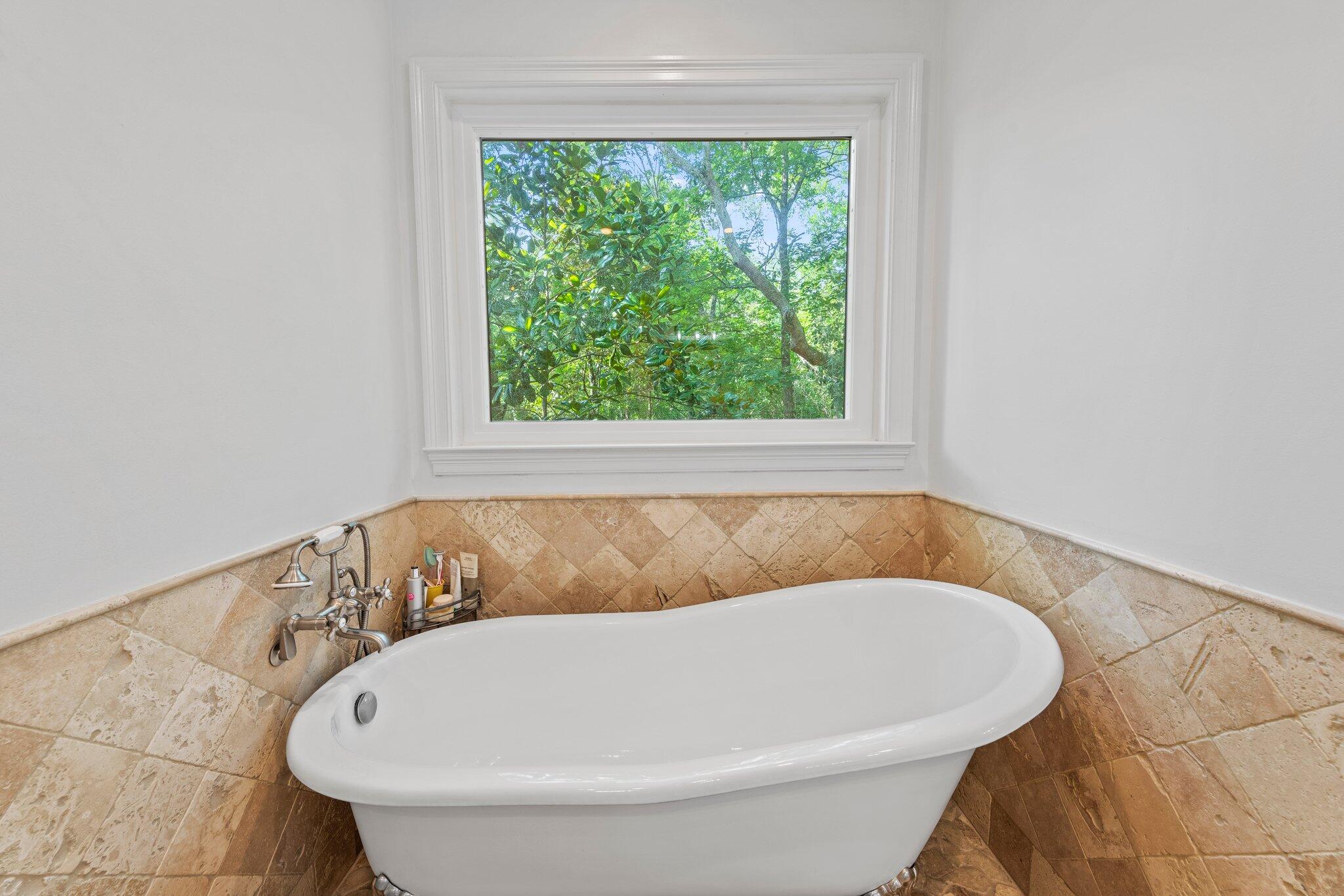 ROCKY BAYOU ESTATES - Residential Lease