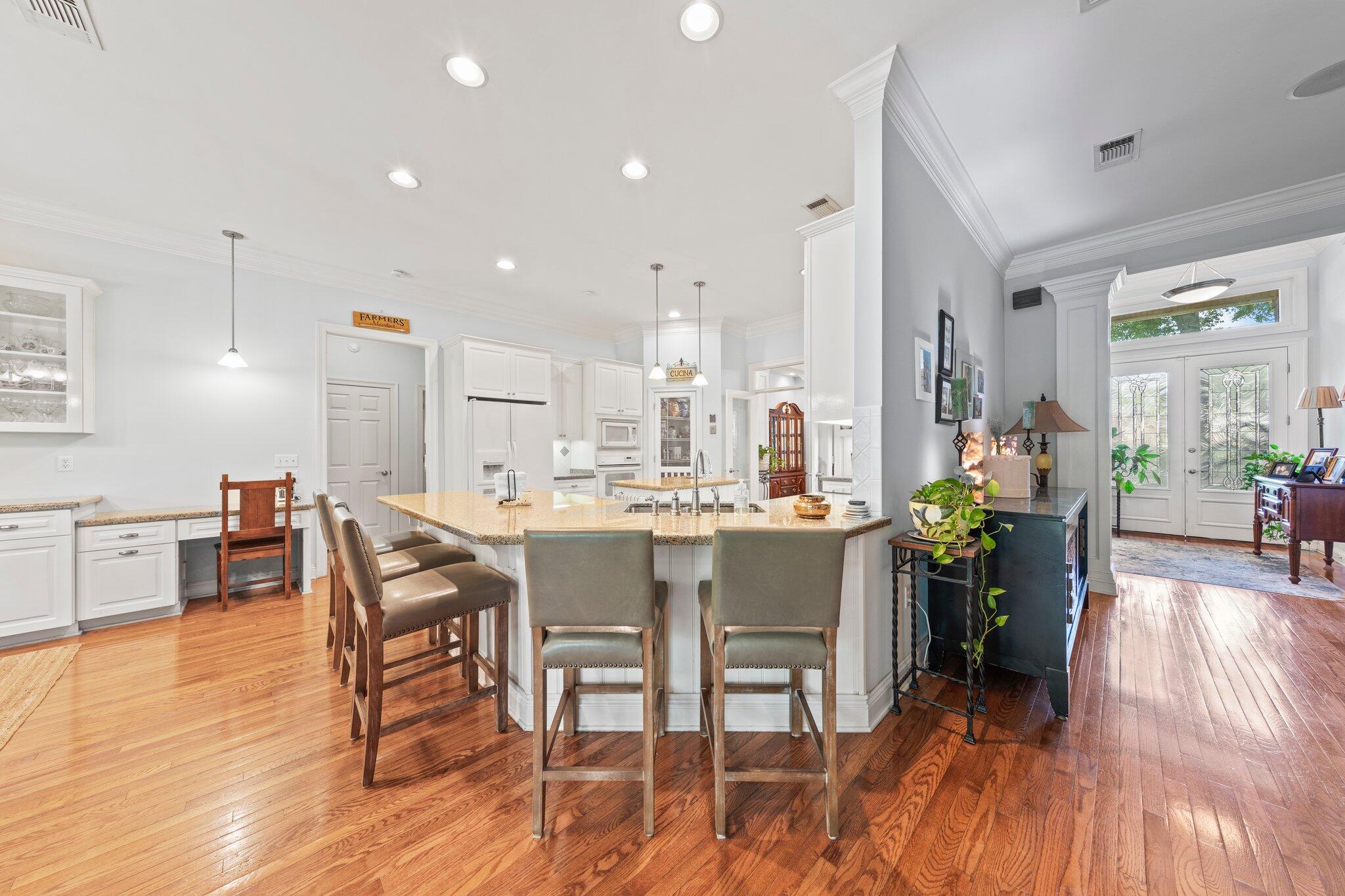 ROCKY BAYOU ESTATES - Residential Lease