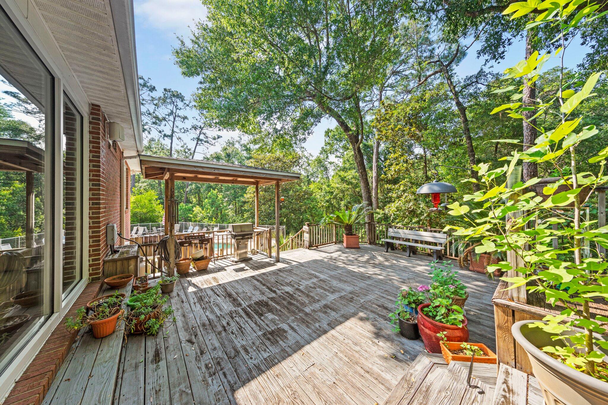 ROCKY BAYOU ESTATES - Residential Lease