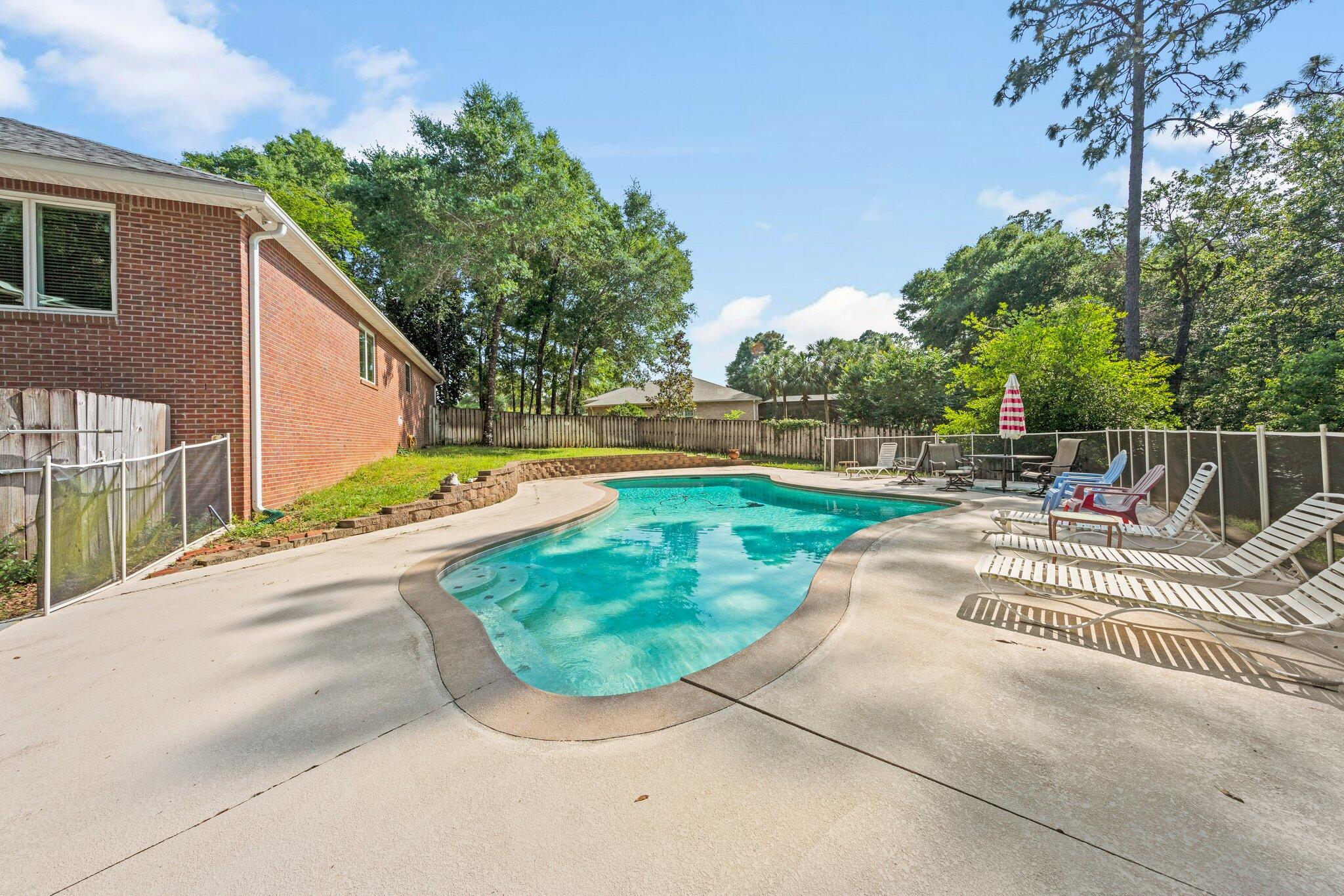 ROCKY BAYOU ESTATES - Residential Lease