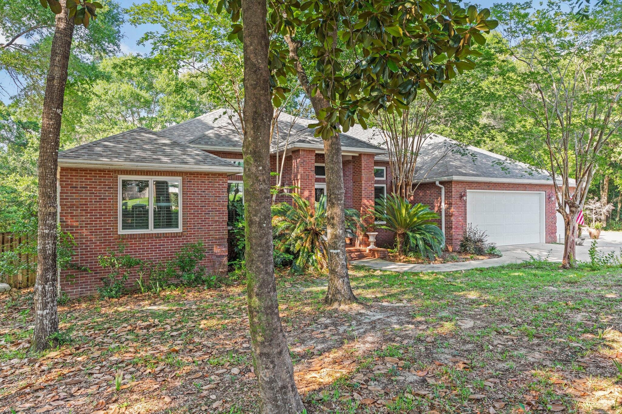 ROCKY BAYOU ESTATES - Residential Lease