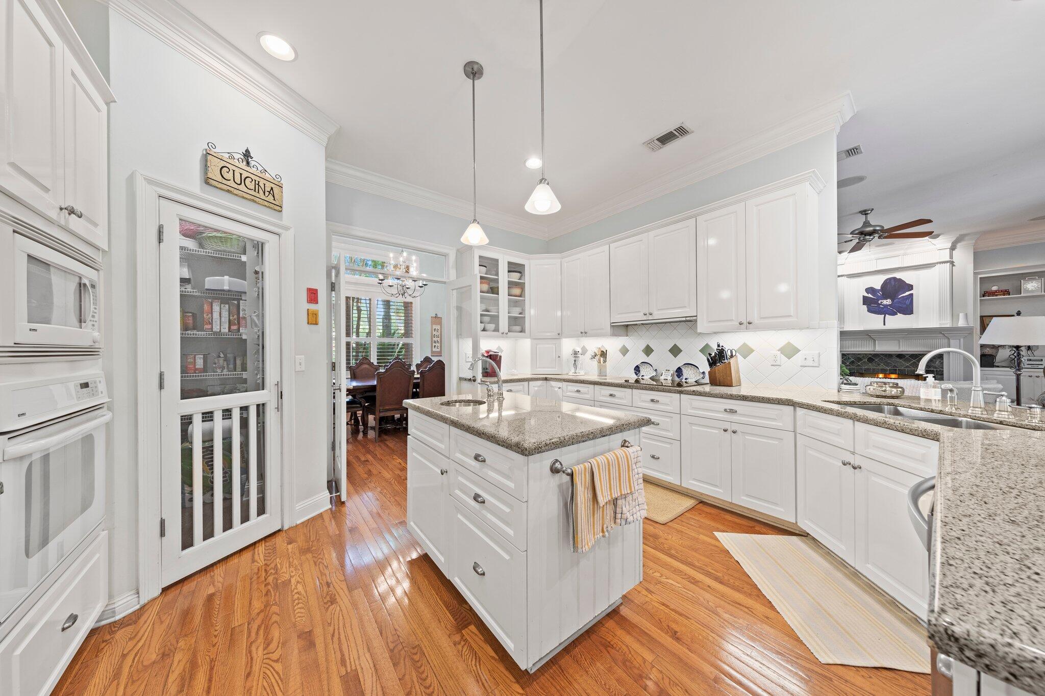 ROCKY BAYOU ESTATES - Residential Lease