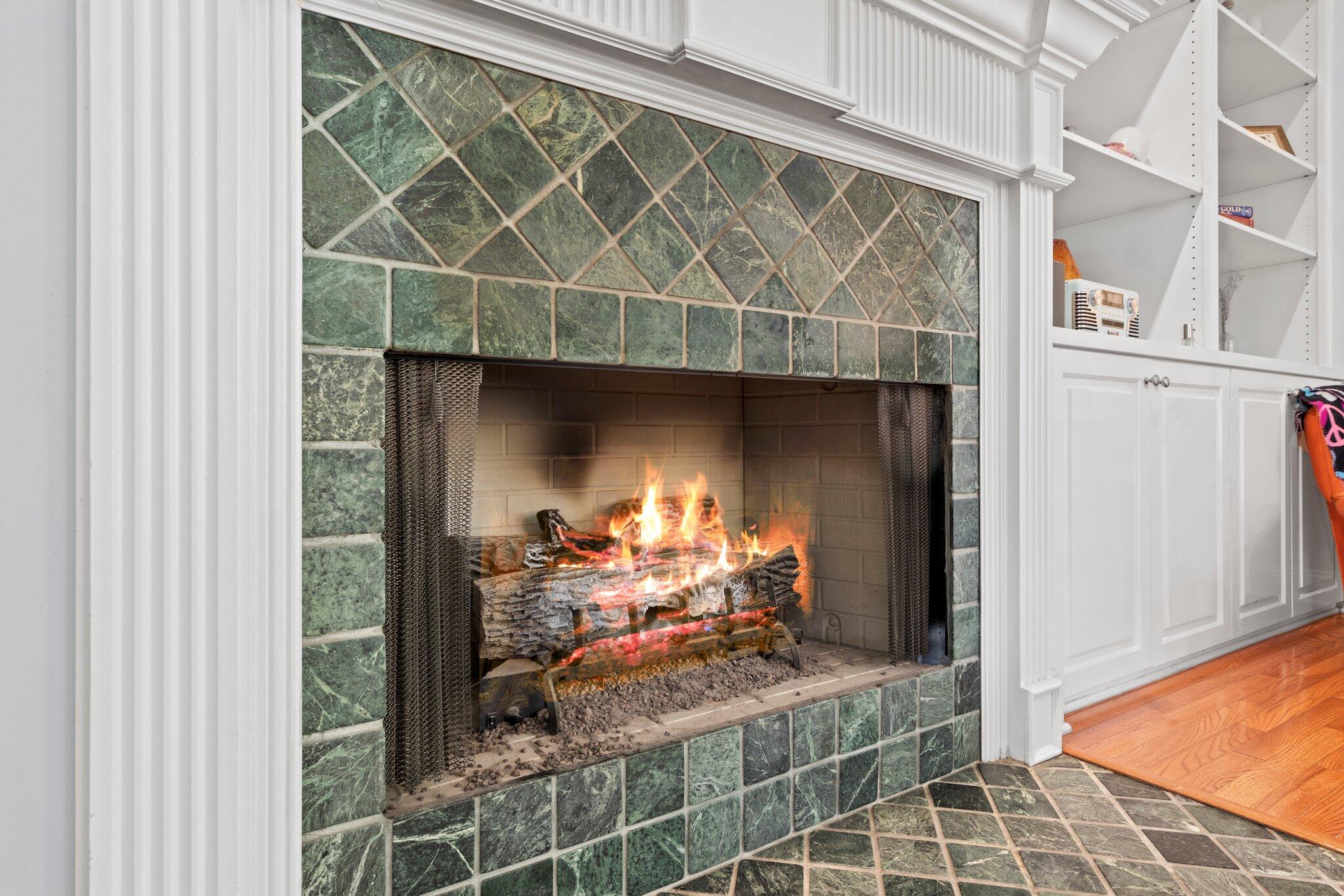 ROCKY BAYOU ESTATES - Residential Lease