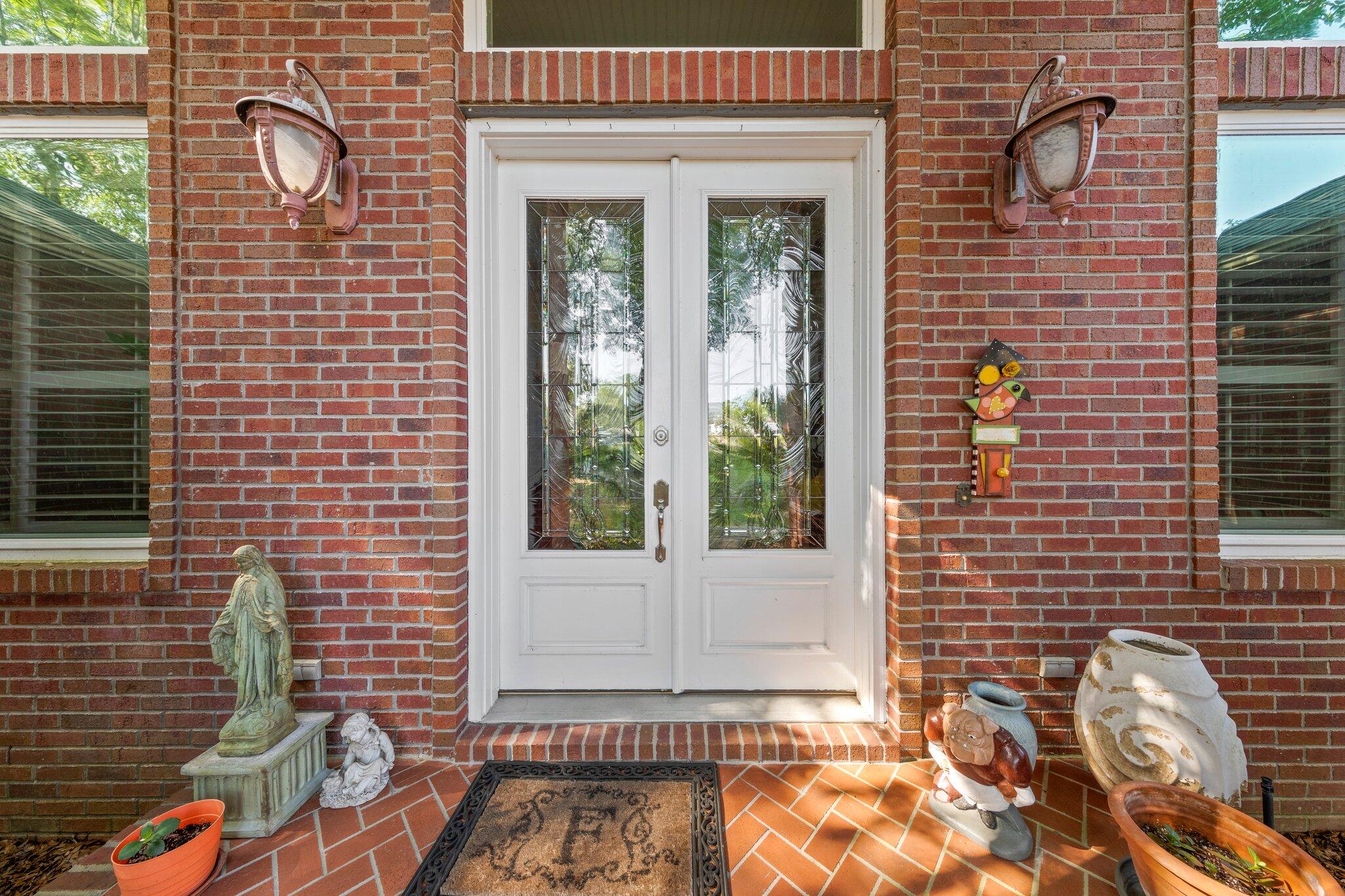 ROCKY BAYOU ESTATES - Residential Lease