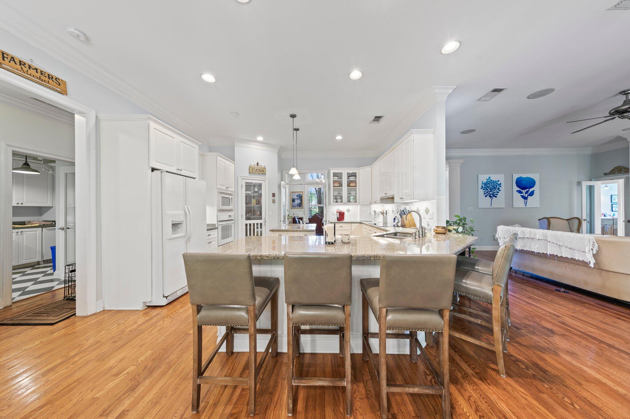 ROCKY BAYOU ESTATES - Residential Lease