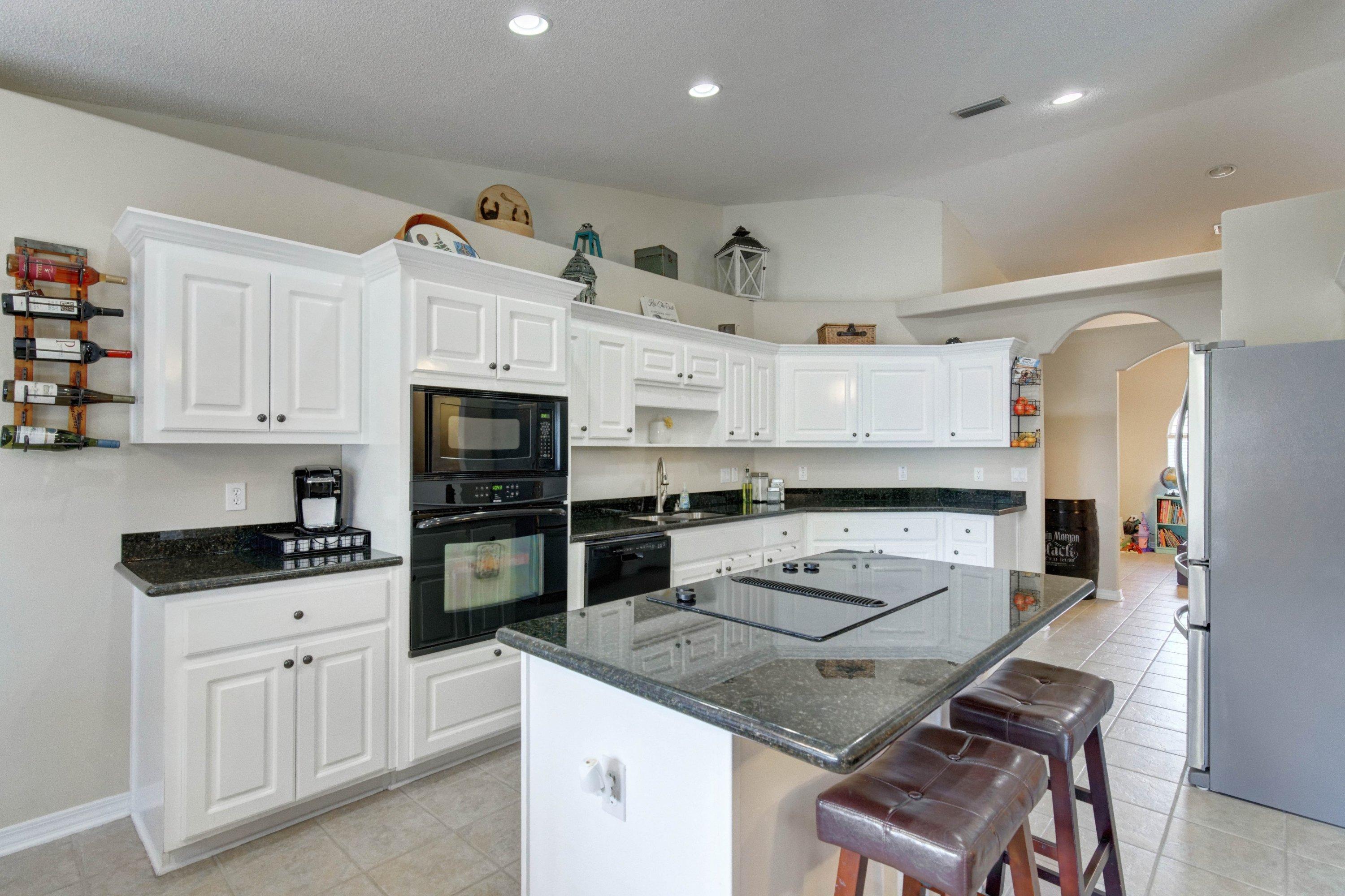 HOLLEY BY THE SEA - Residential