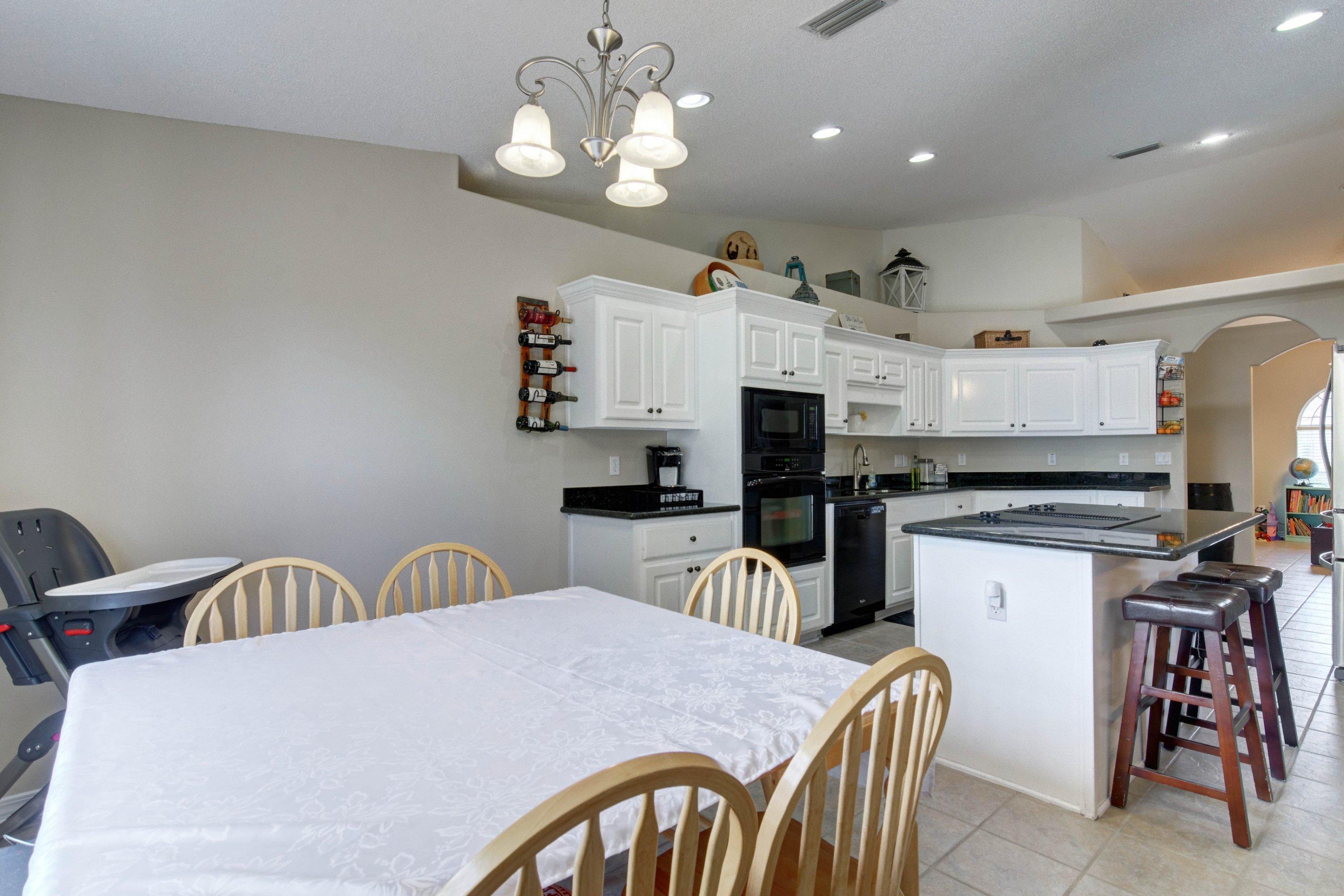 HOLLEY BY THE SEA - Residential