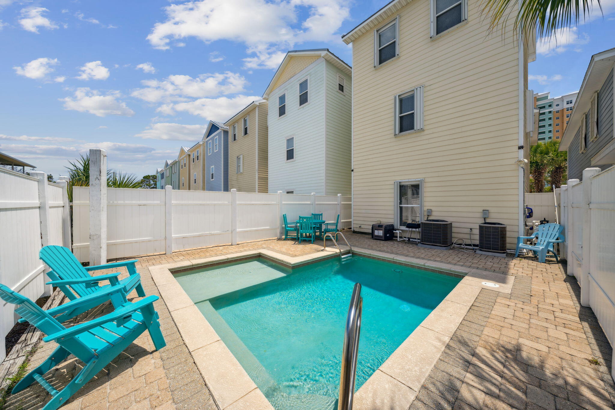 HOLIDAY BEACH UNIT 16 - Residential