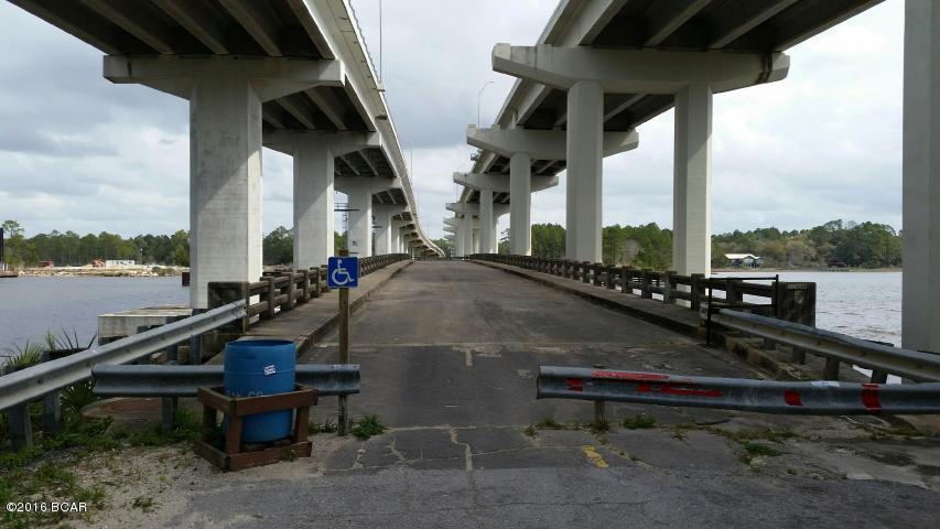 NO RECORDED SUBDIVISION - Land