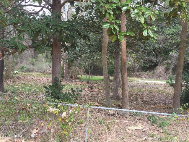 NO RECORDED SUBDIVISION - Land