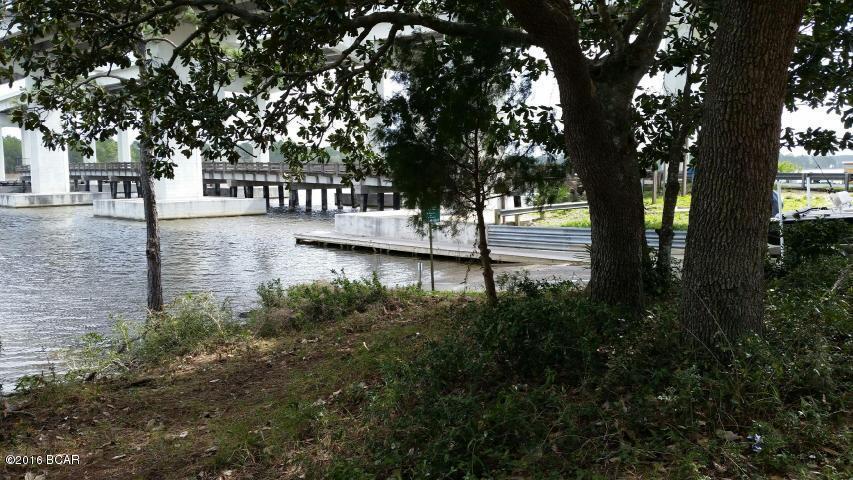 NO RECORDED SUBDIVISION - Land