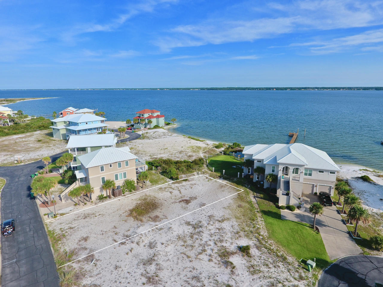 CARIBBEAN ISLE - Land