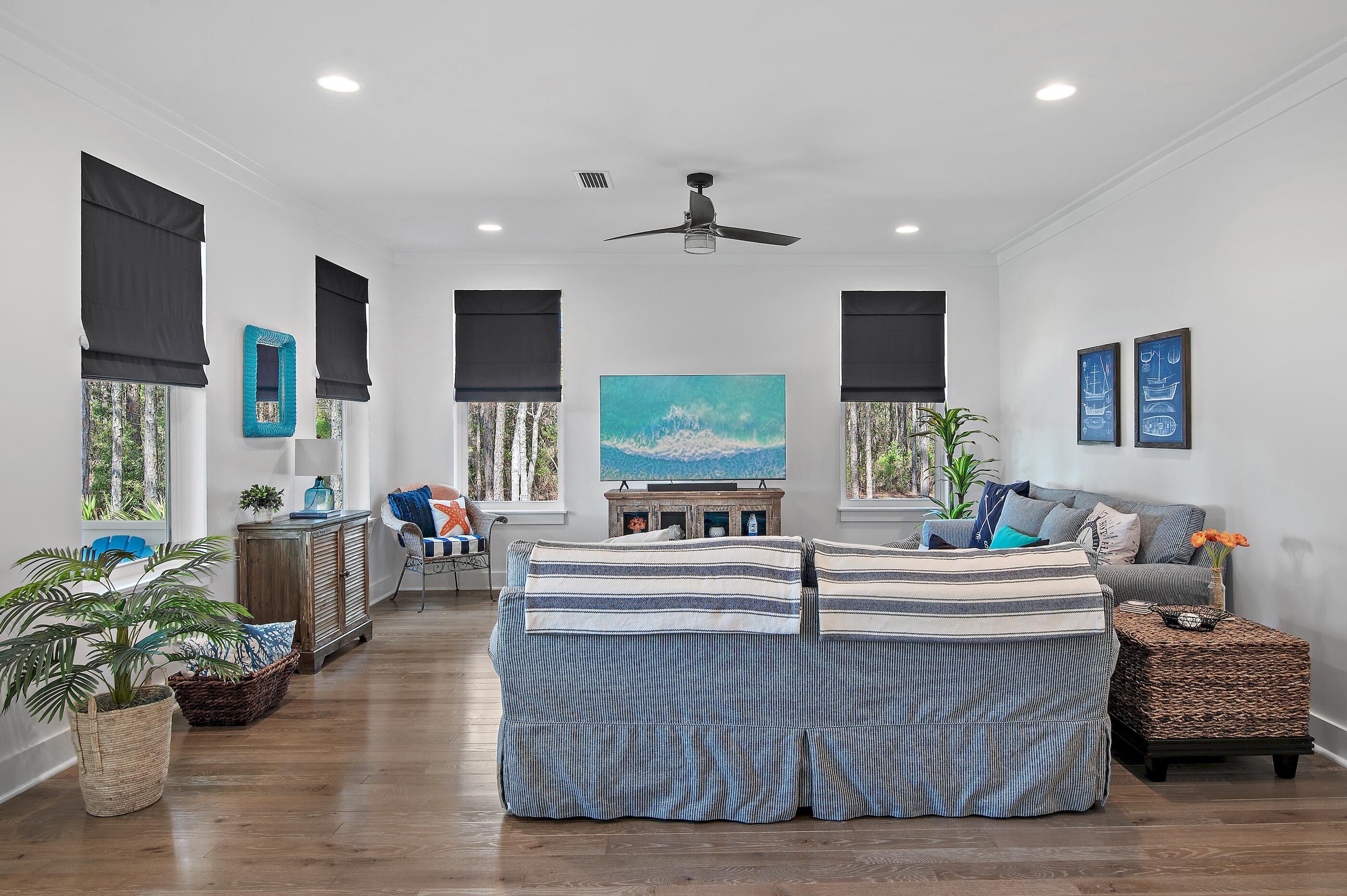 MONARCH ESTATES - Residential