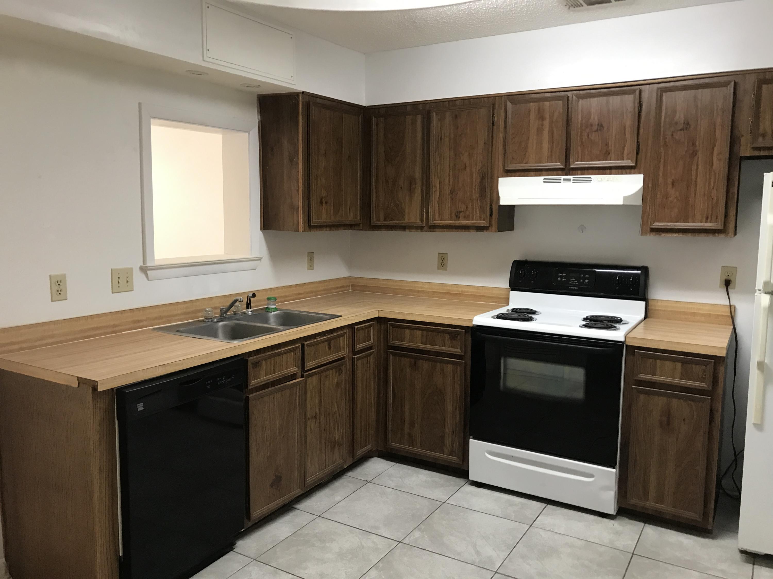 Great location in Fort Walton Beach. Close to schools and shopping. This 2 Bedroom townhouse has newer tile downstairs, new carpet upstairs, indoor laundry, large closets and a cozy porch out back. Privacy Fenced backyard. Call for more details. No pets