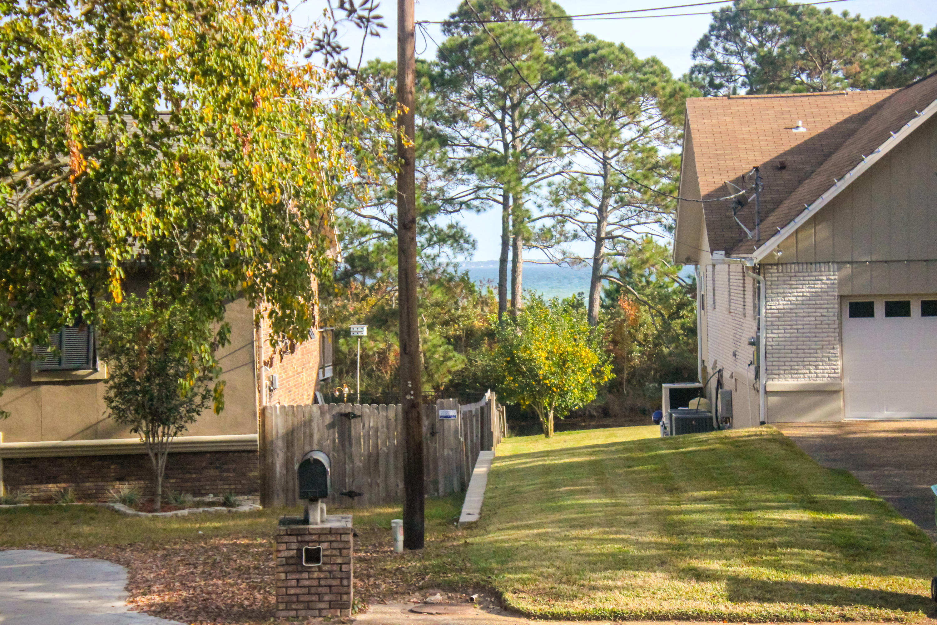 LAKE LORRAINE ESTATES - Residential