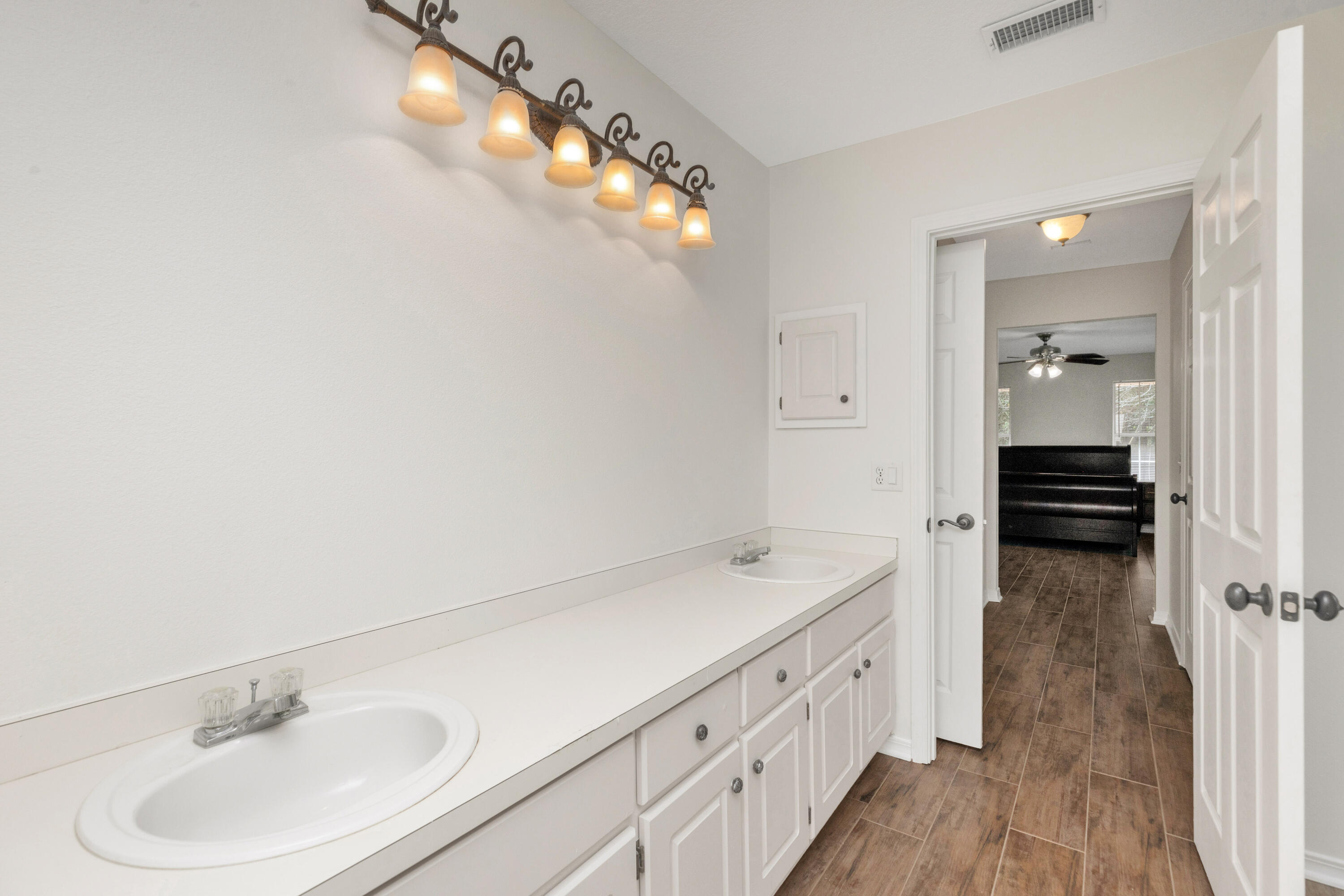 EMERALD VILLAGE S/D - Residential