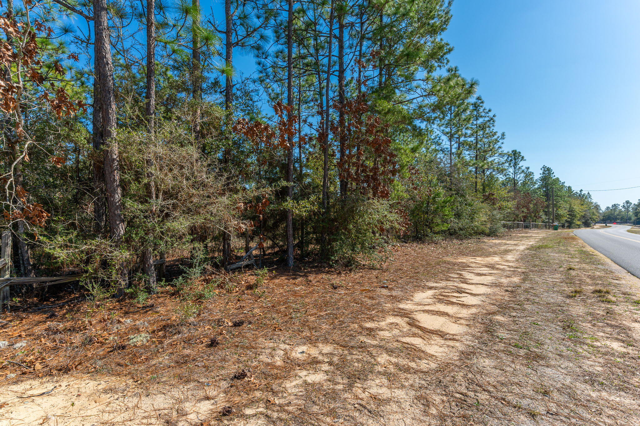 METES & BOUNDS - Land