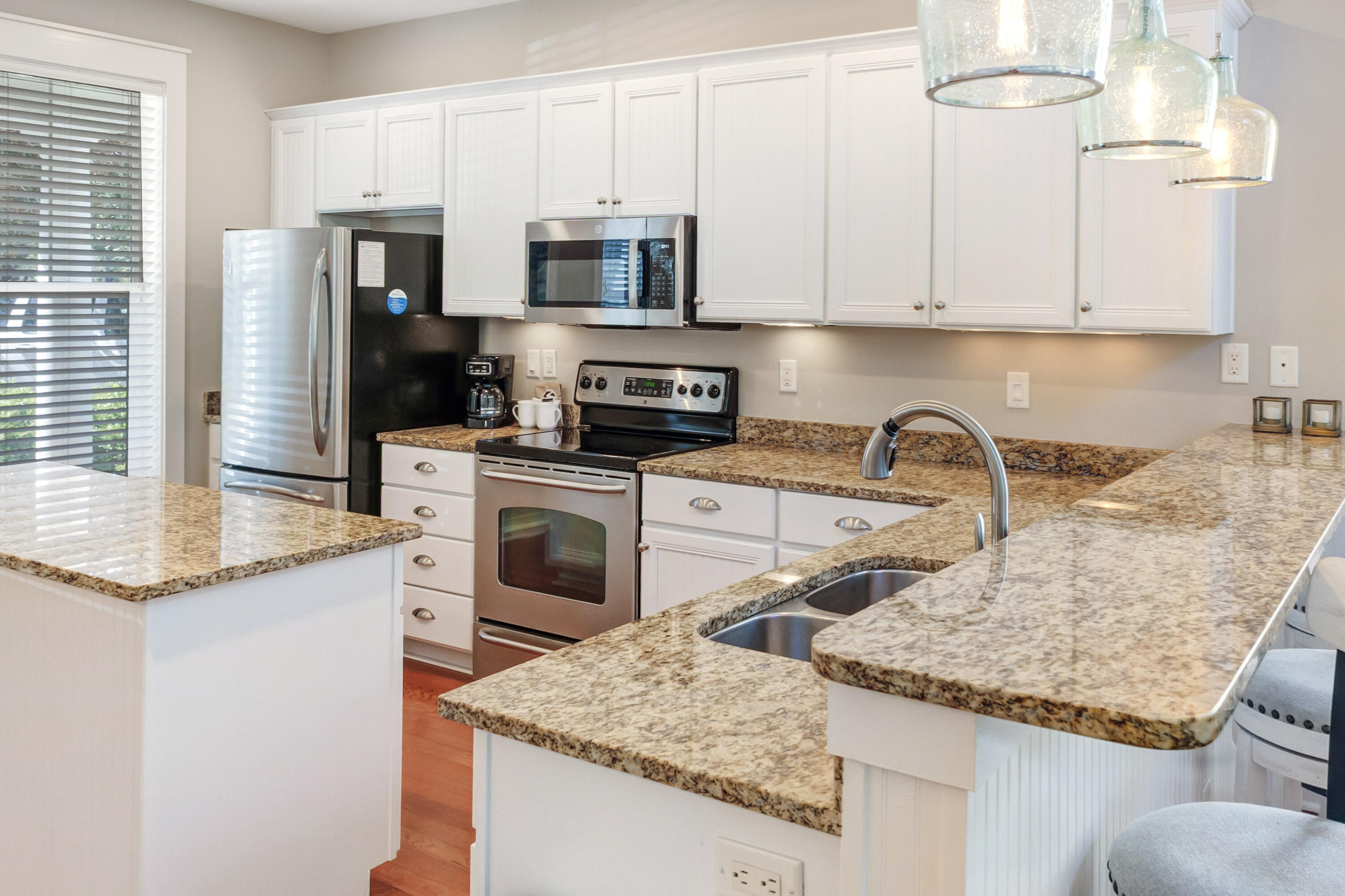 LAUREL GROVE - Residential