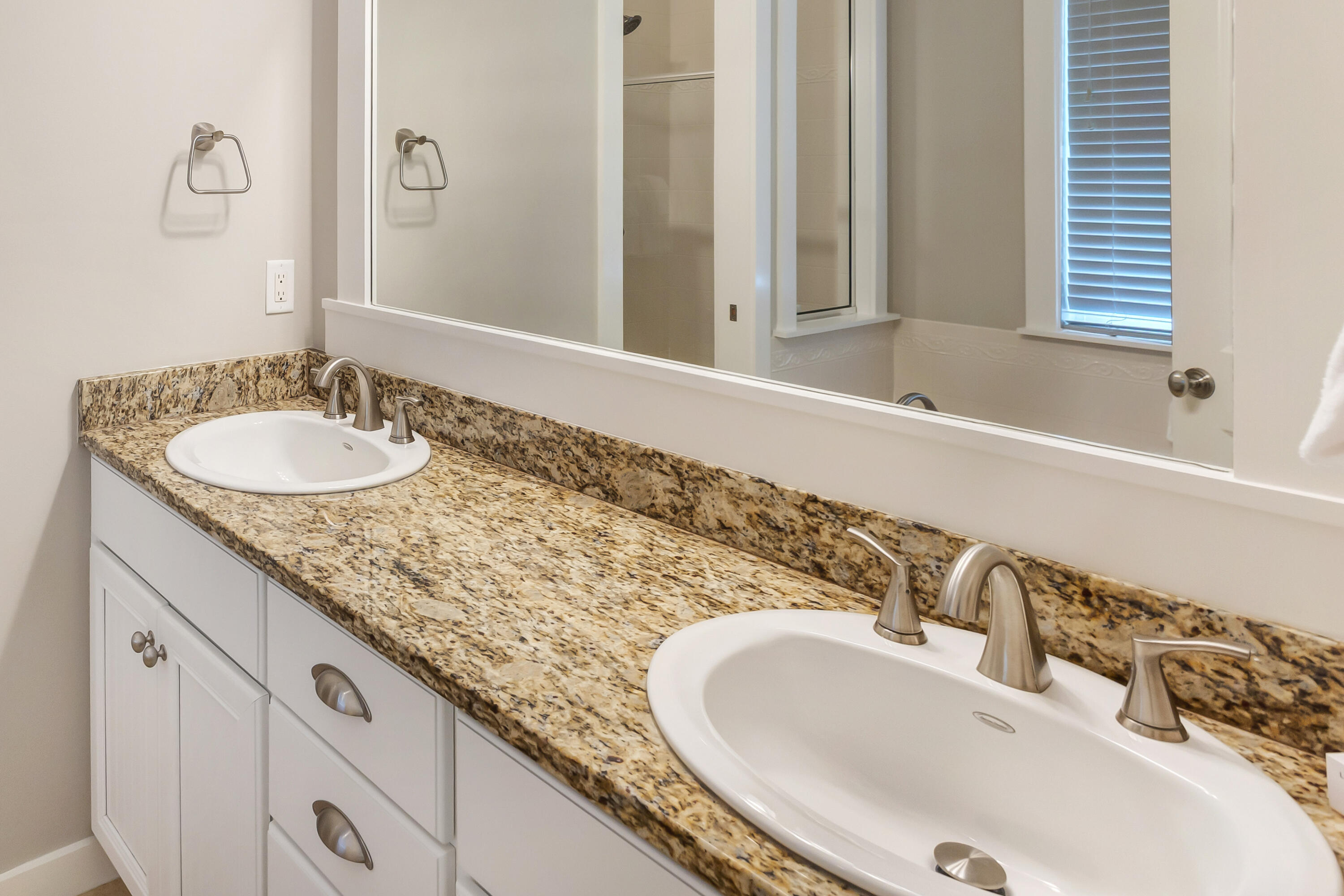 LAUREL GROVE - Residential
