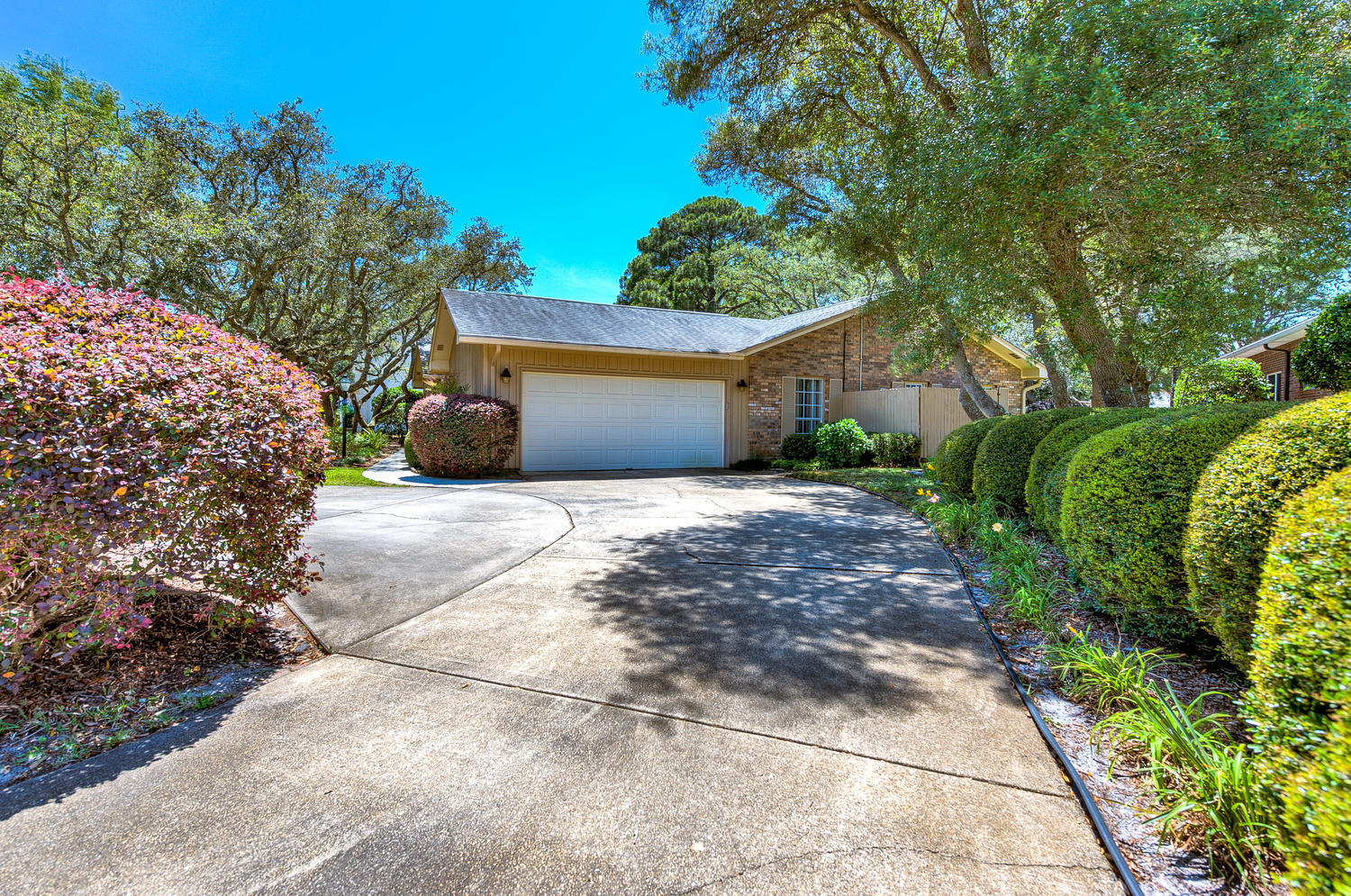 LAKE LORRAINE ESTATES - Residential