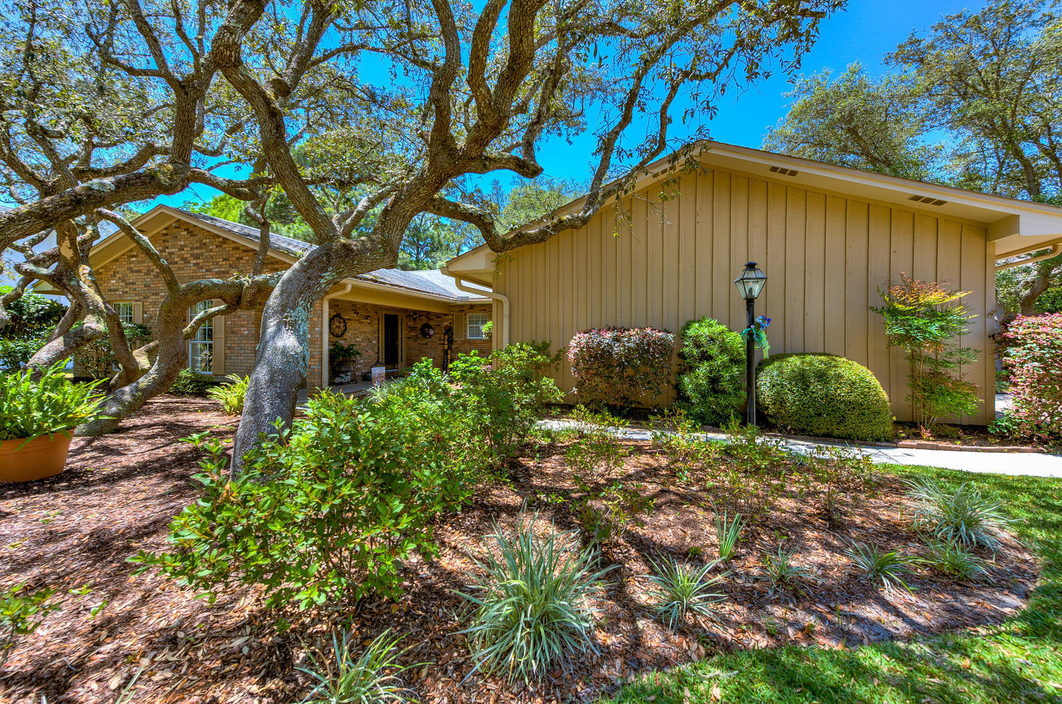 LAKE LORRAINE ESTATES - Residential