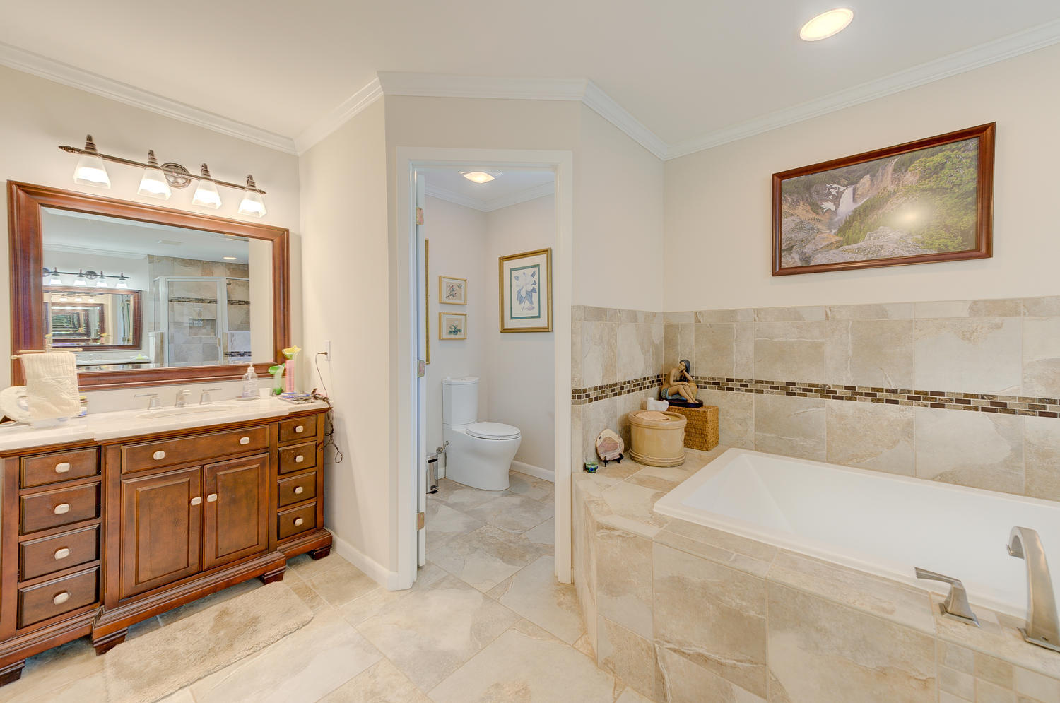 LAKE LORRAINE ESTATES - Residential