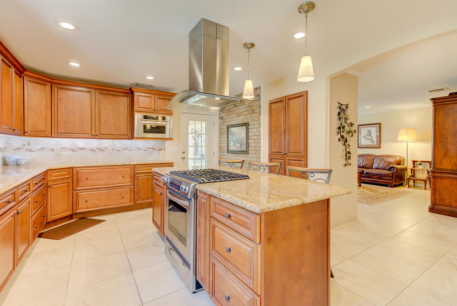 LAKE LORRAINE ESTATES - Residential