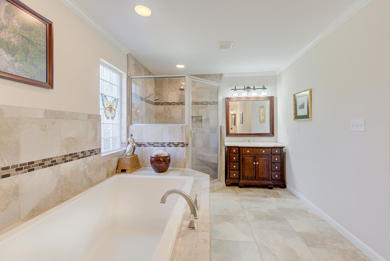 LAKE LORRAINE ESTATES - Residential