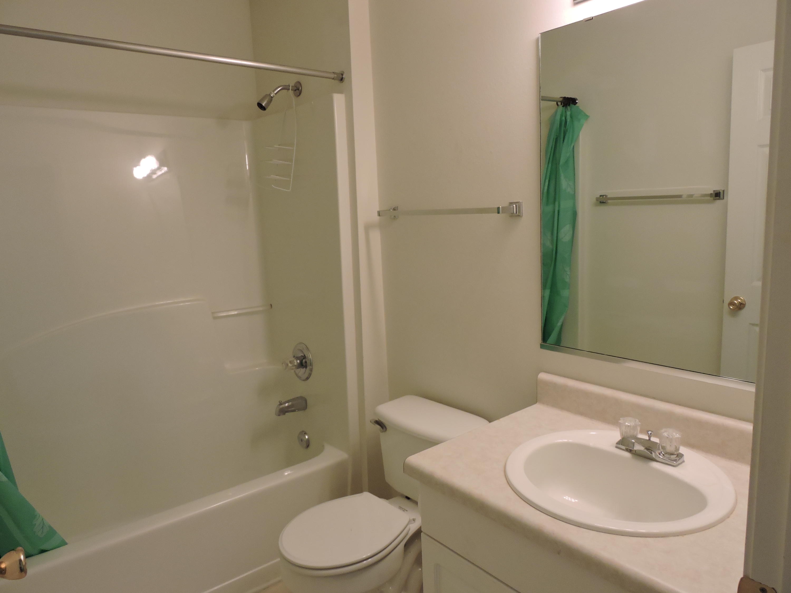 COUNTRYVIEW EST 6TH PH II - Residential Lease