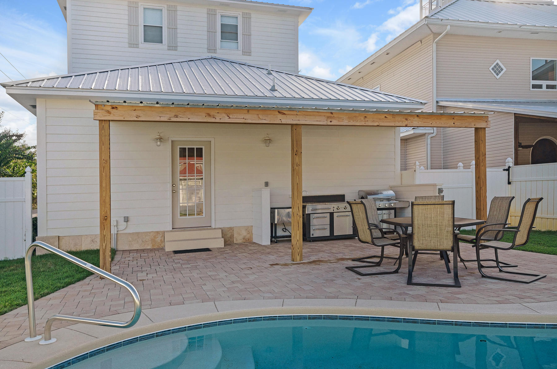 CRYSTAL BEACH - Residential