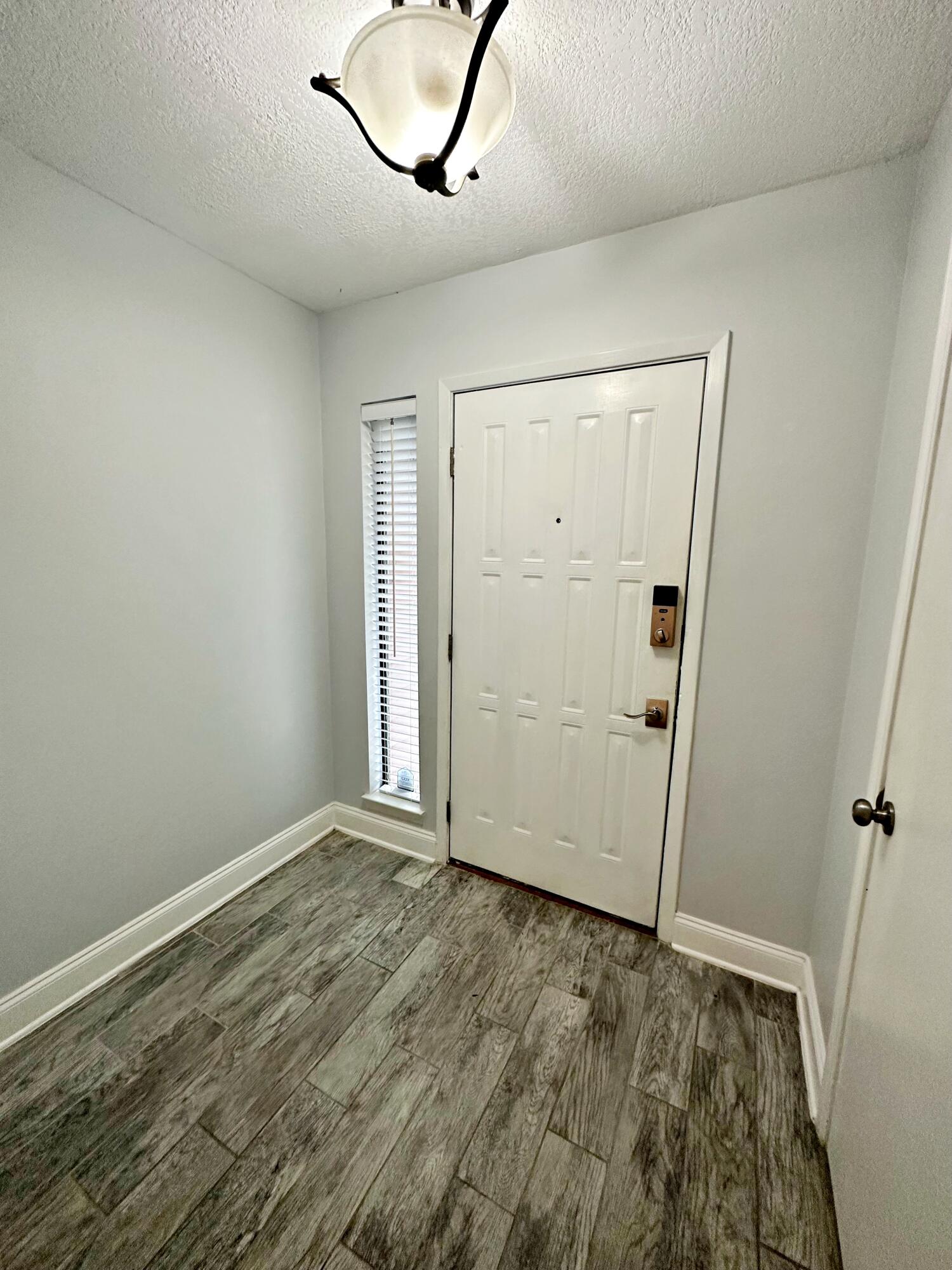 MONTAGE MANOR - Residential