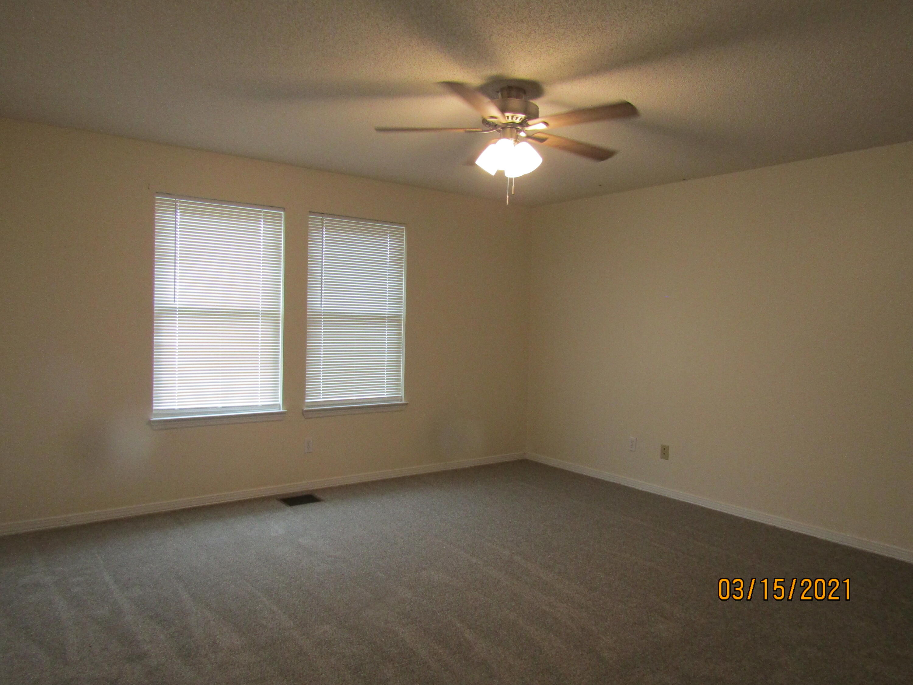COUNTRY VILLAS - Residential Lease