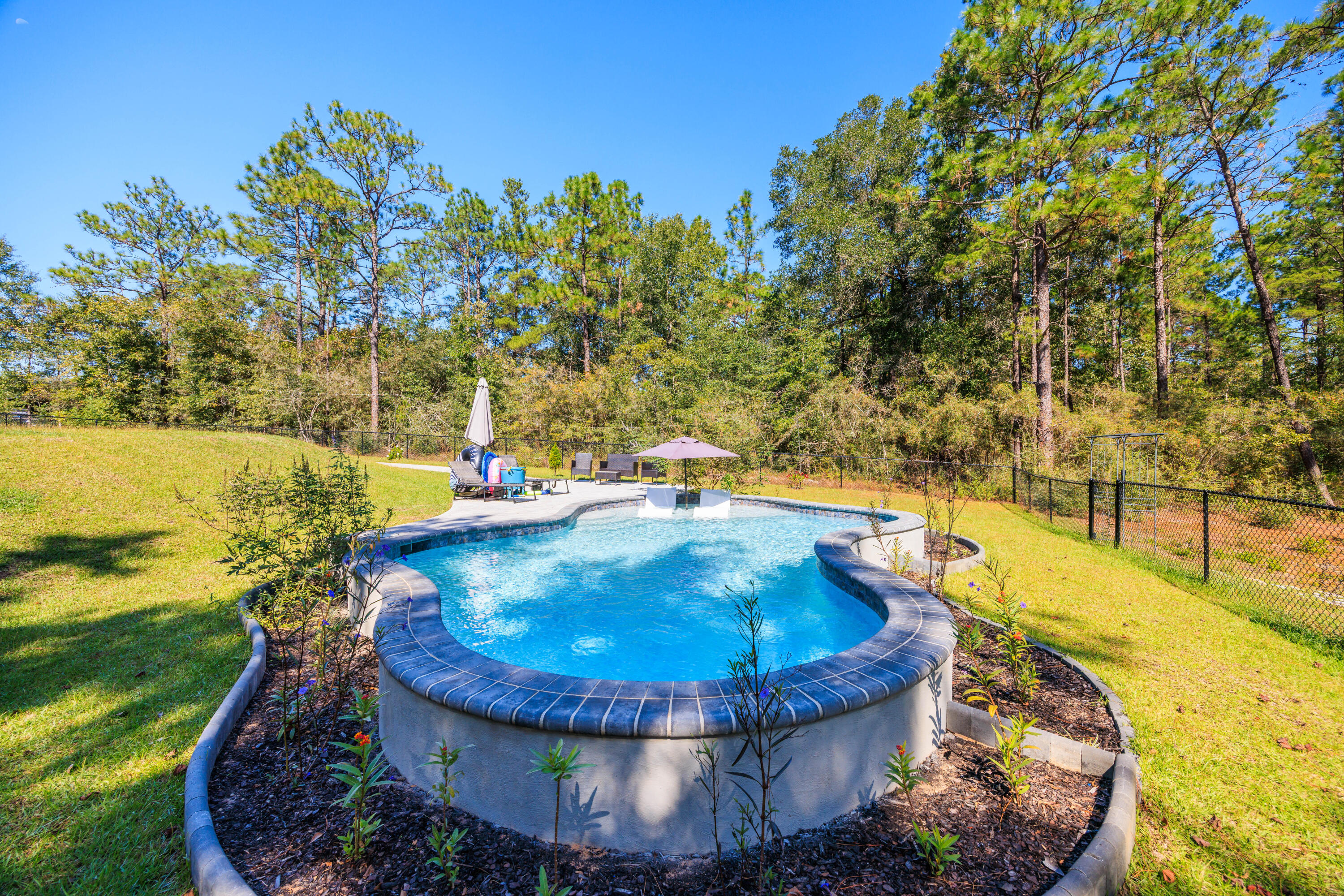 QUAIL RIDGE ESTATES LAKES - Residential