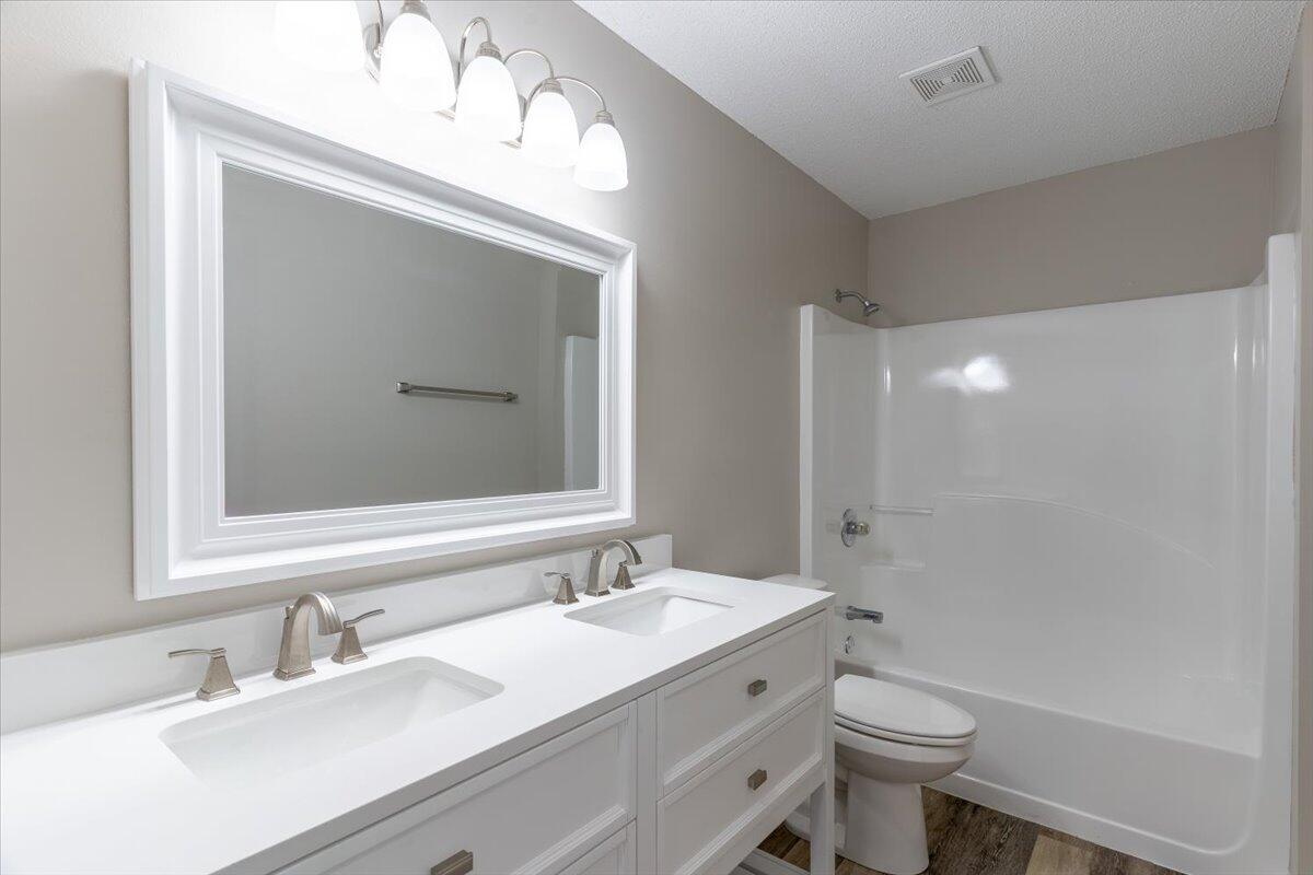 CAMBRIDGE VILLAGE T/H - Residential