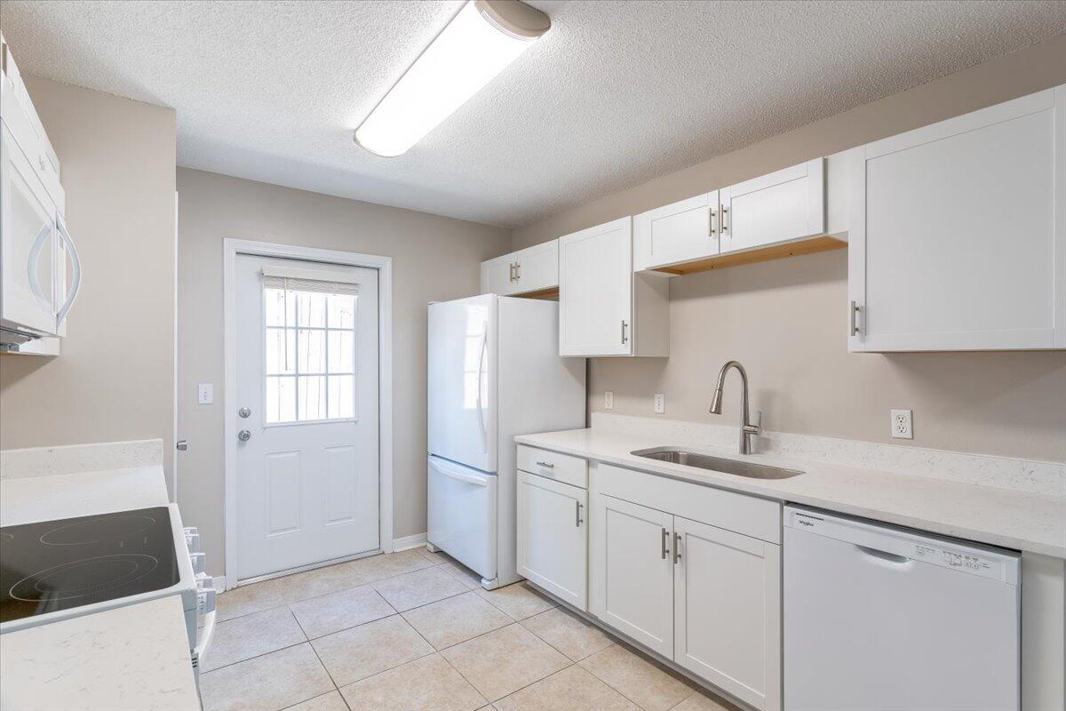 CAMBRIDGE VILLAGE T/H - Residential