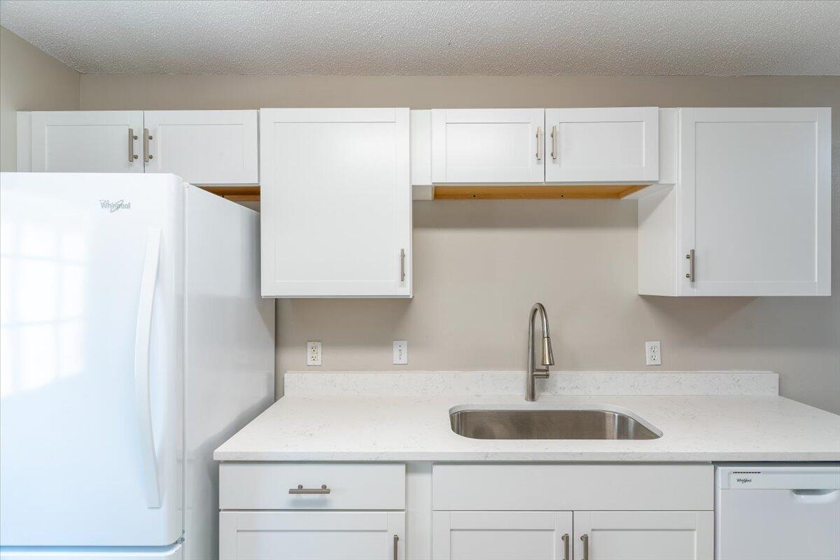 CAMBRIDGE VILLAGE T/H - Residential