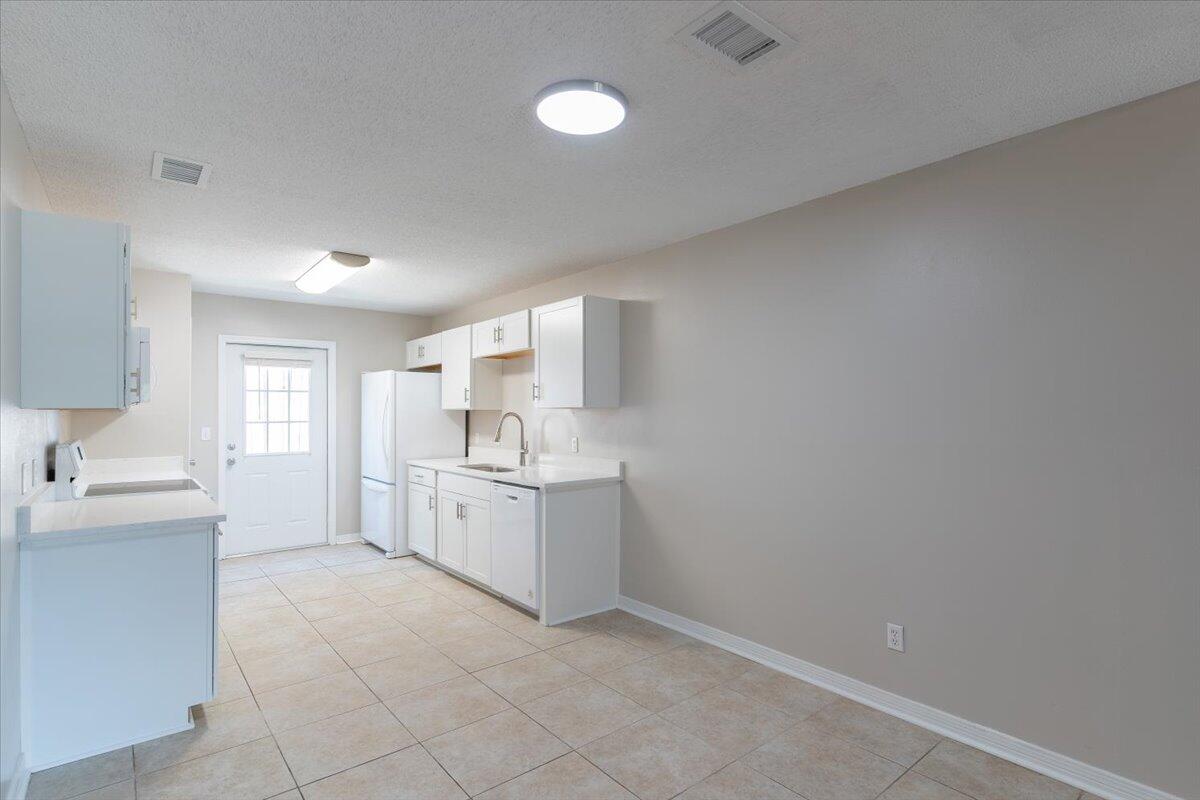 CAMBRIDGE VILLAGE T/H - Residential