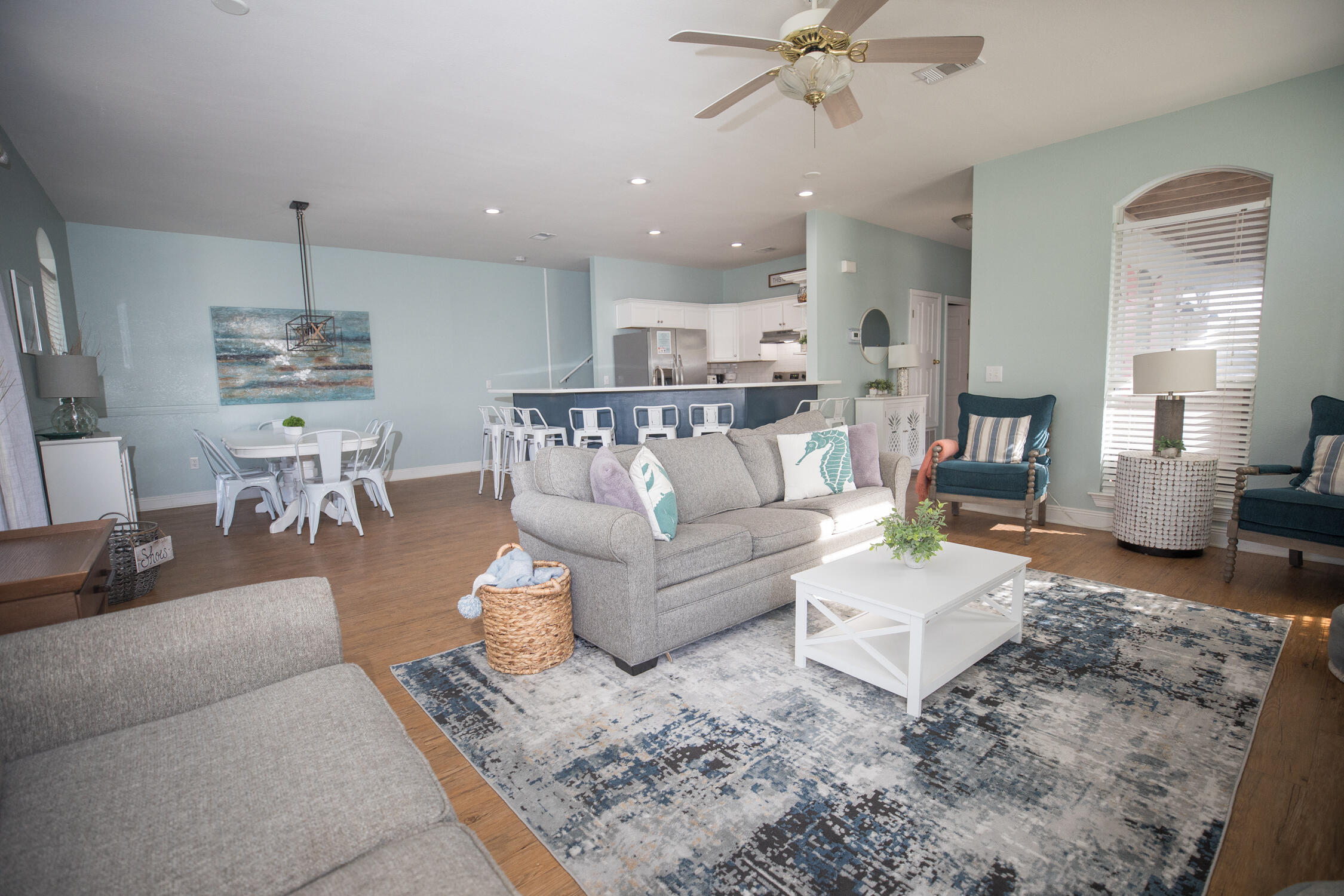 EMERALD SHORES - Residential