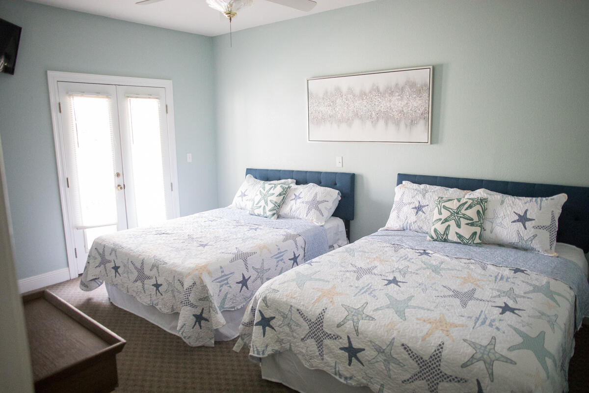 EMERALD SHORES - Residential
