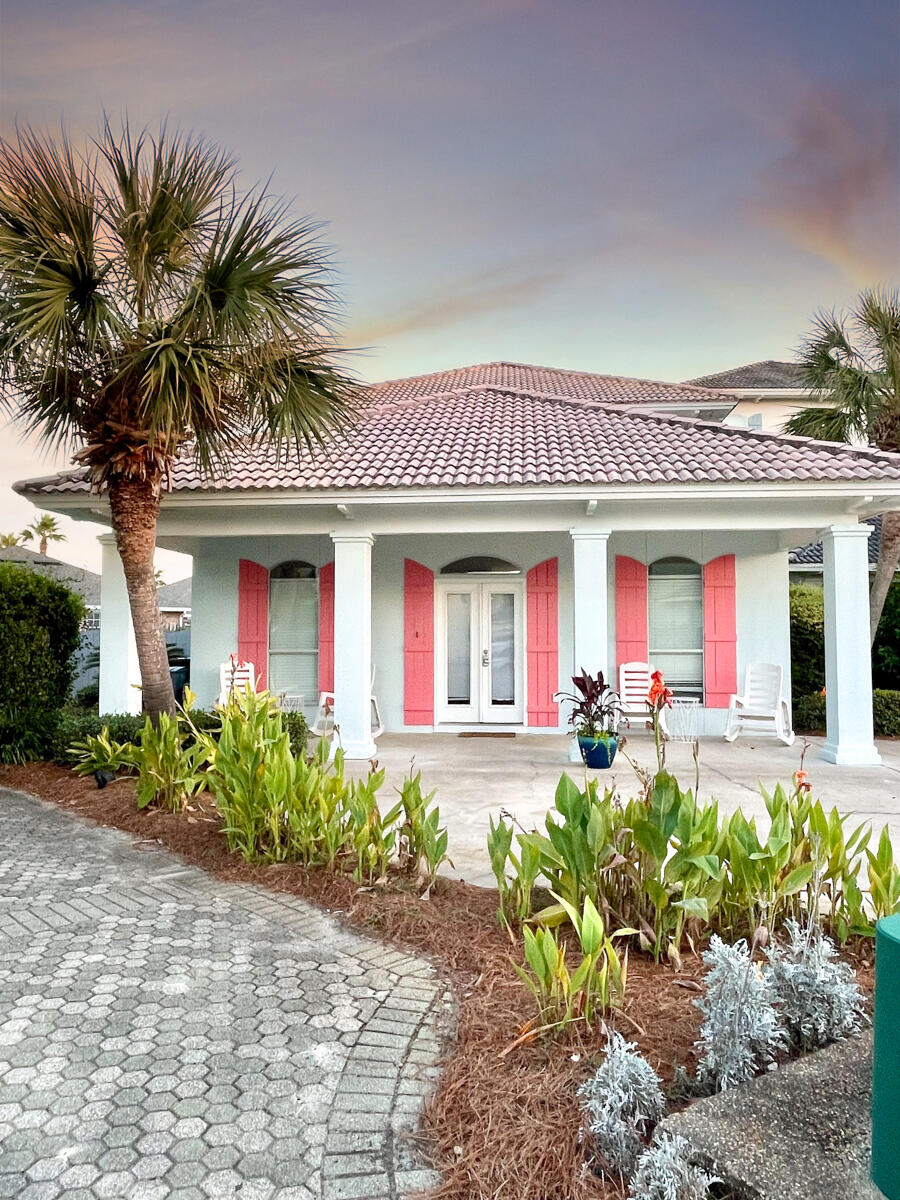 EMERALD SHORES - Residential