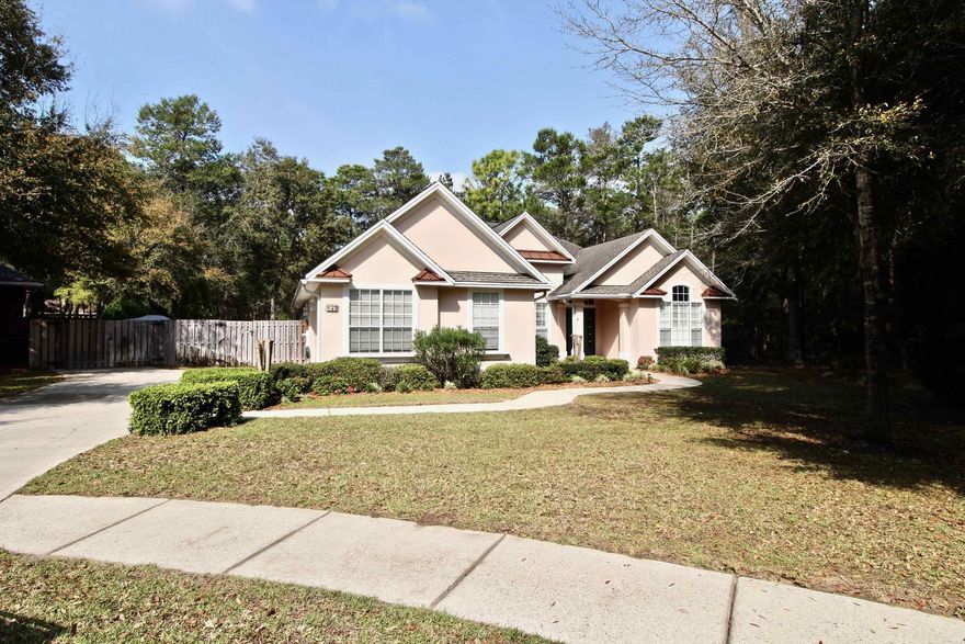 Great home in the beautiful neighborhood of Swift Creek. This home offers a split floor plan, formal dining room, breakfast nook and an open layout into the living room which features a 2 sided fireplace. The kitchen has custom maple cabinets & granite counters. Other features include built-ins, plantation shutters, high ceilings- a cathedral ceiling in office, trey'd ceilings in dinning rm, living rm & Master, and copper roof accents on the exterior. This home is on a peaceful culdesac with nature all around you can enjoy from the screened porch & large back yard (with plenty of room for a pool). Also come enjoy the neighborhood: clubhouse, pool, tennis, basketball, childrens park, fishing in the pond a beautiful trail with flowing streams.