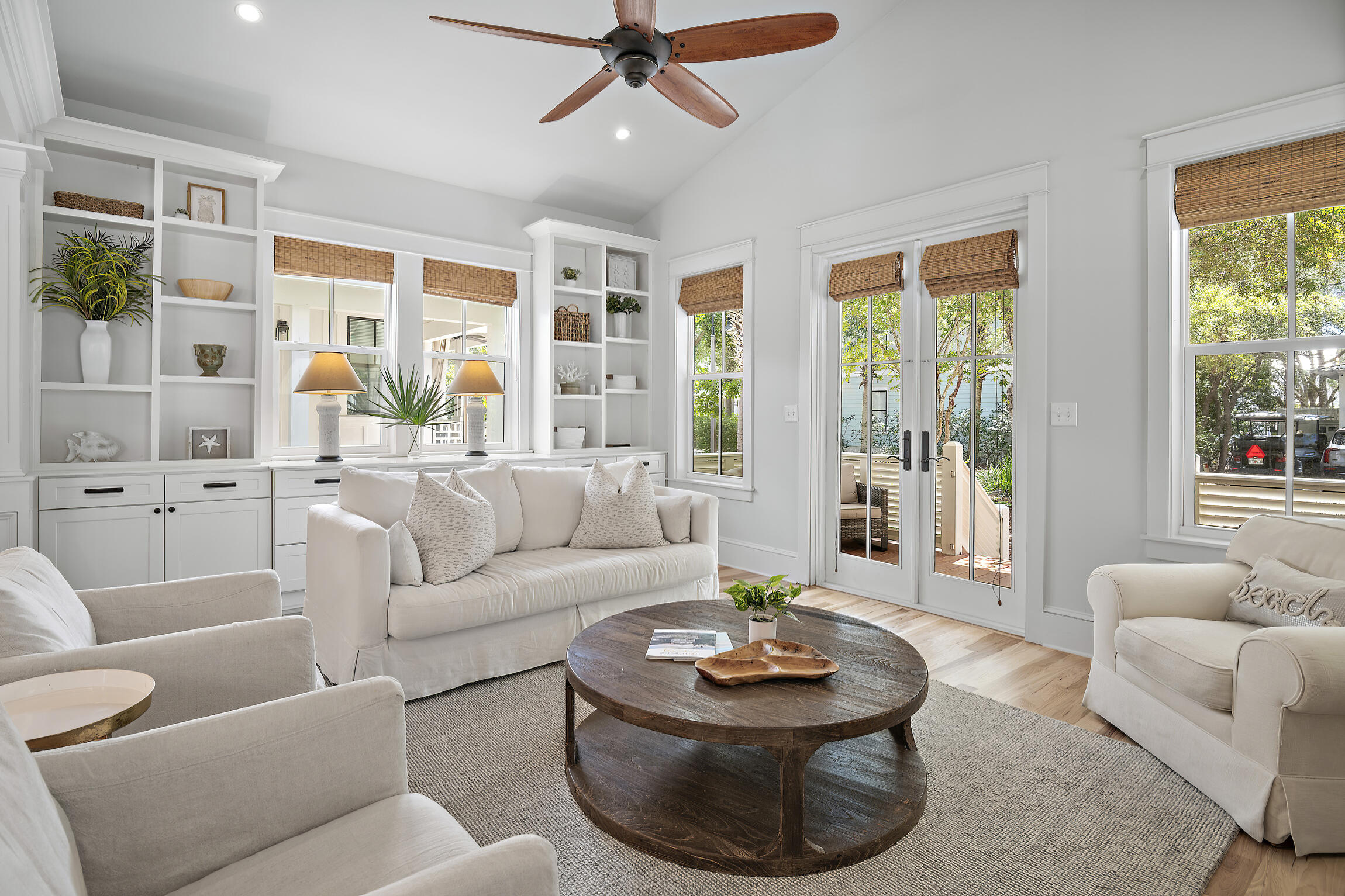 COTTAGES AT EASTERN LAKE - Residential