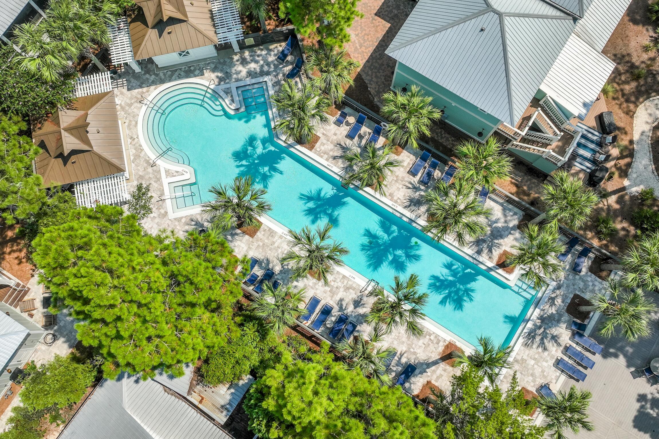 COTTAGES AT EASTERN LAKE - Residential