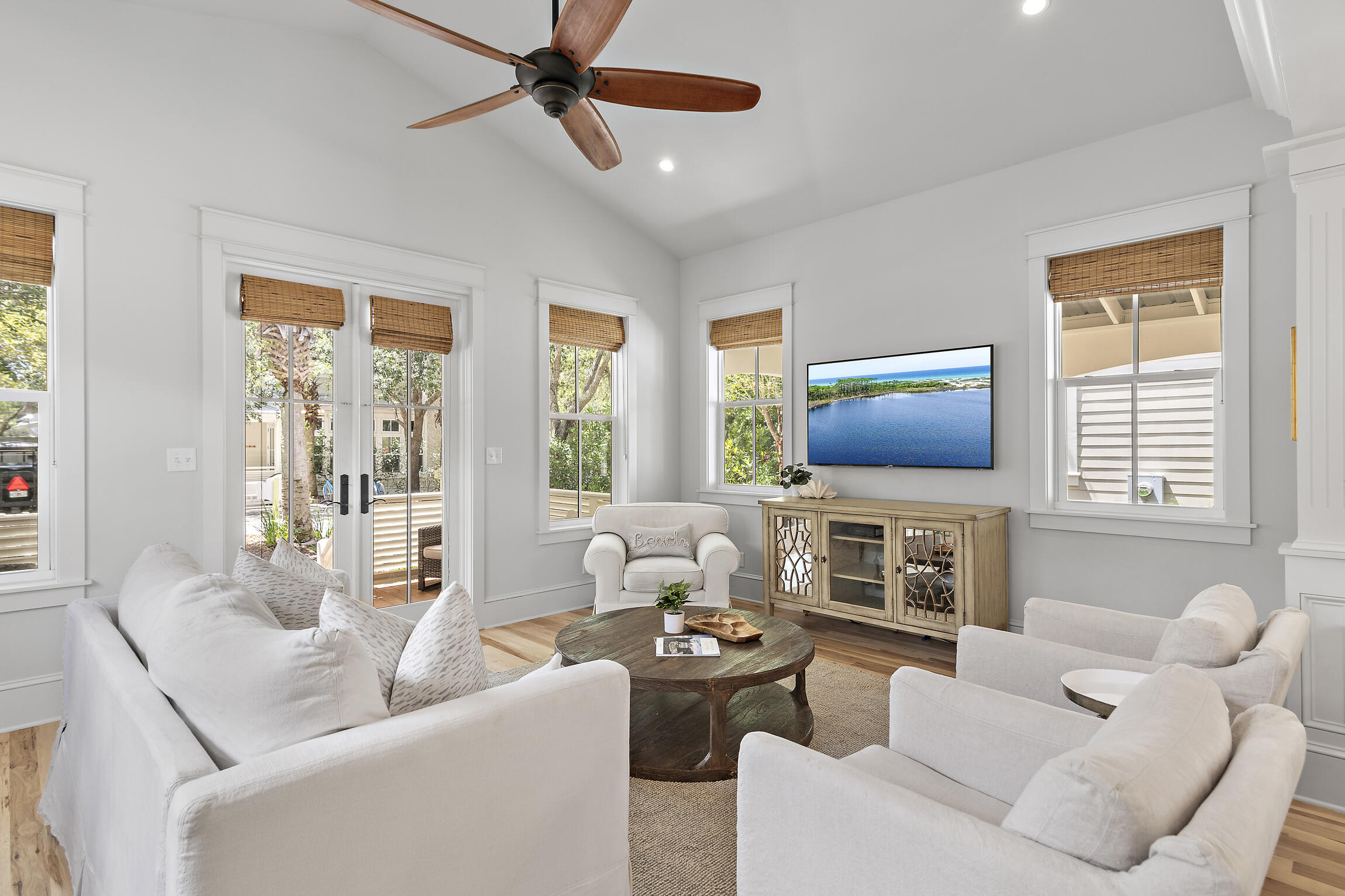 COTTAGES AT EASTERN LAKE - Residential